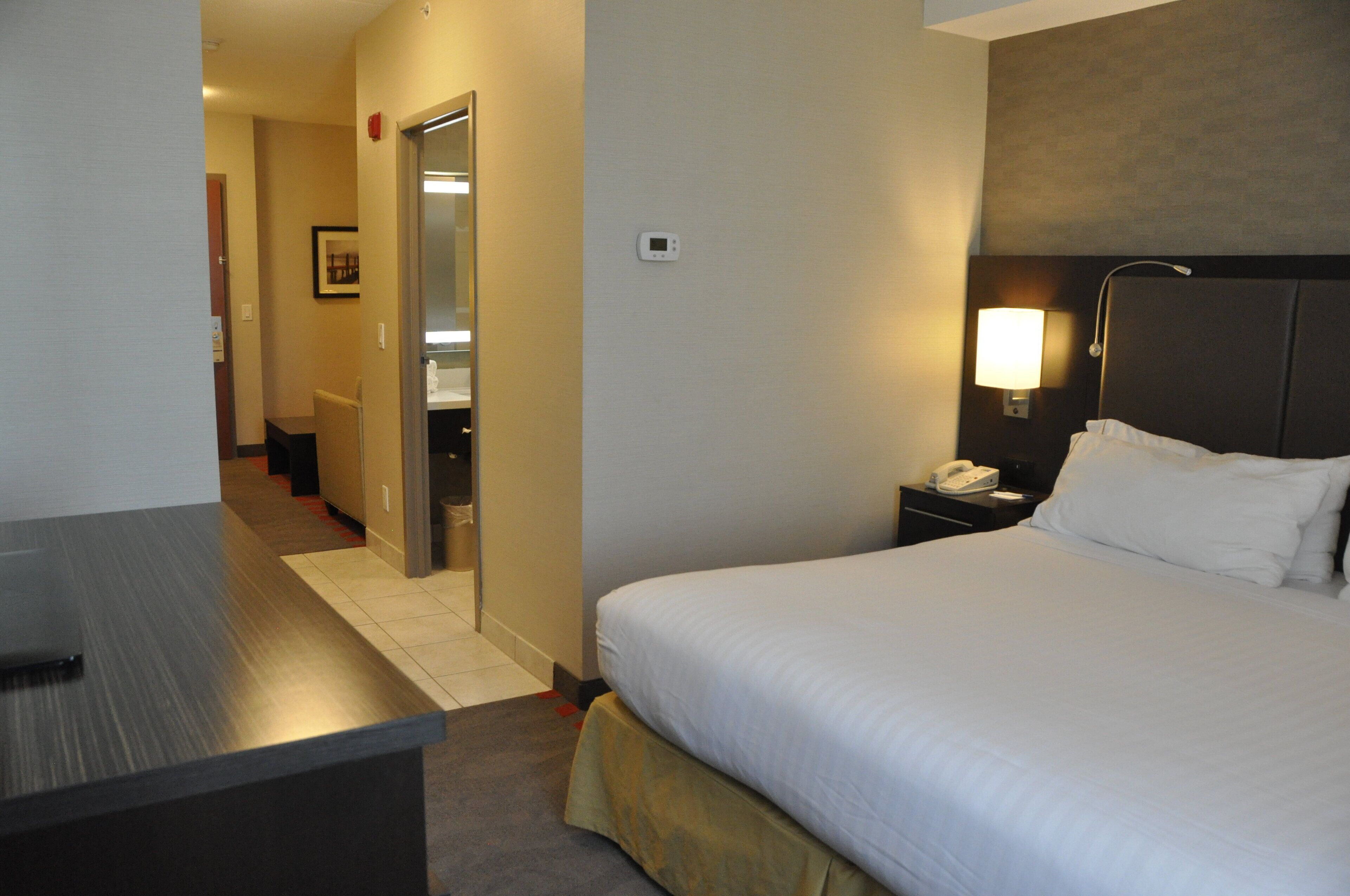 Holiday Inn Express & Suites Barrie