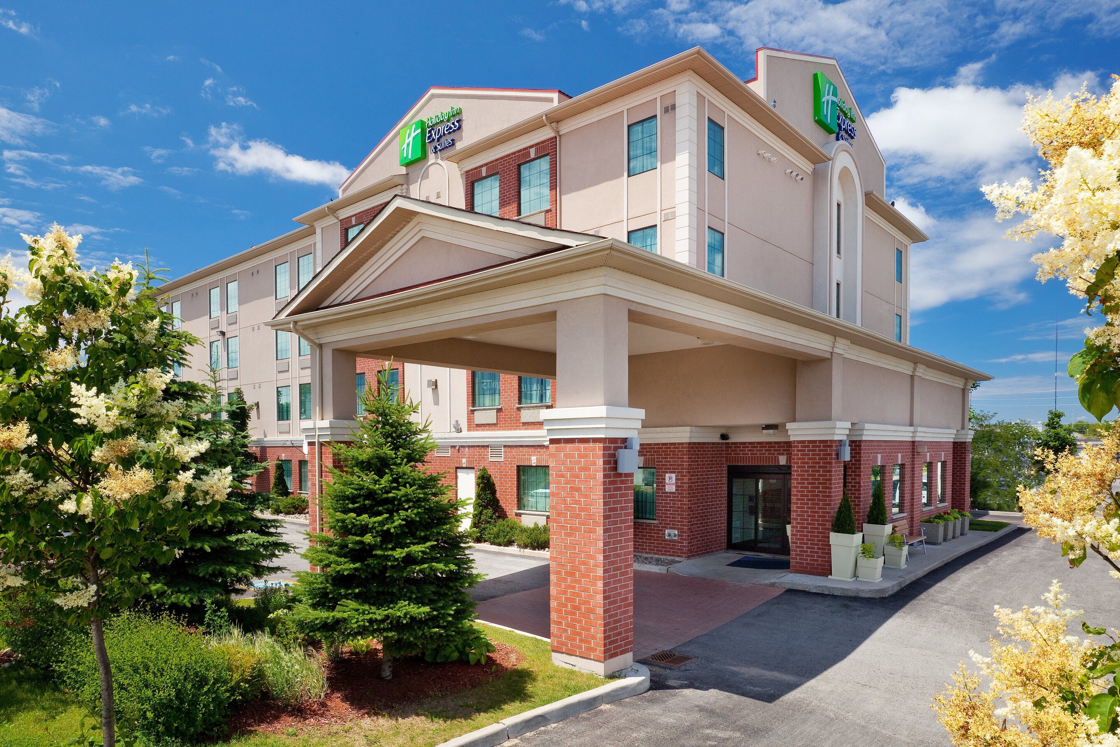 Holiday Inn Express & Suites Barrie