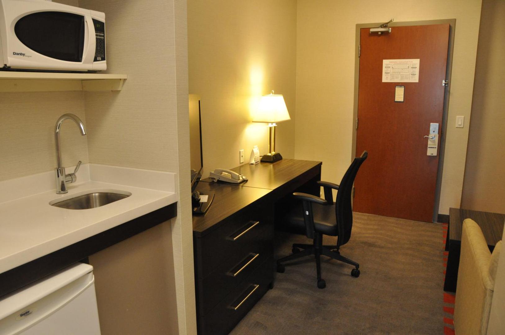 Holiday Inn Express & Suites Barrie