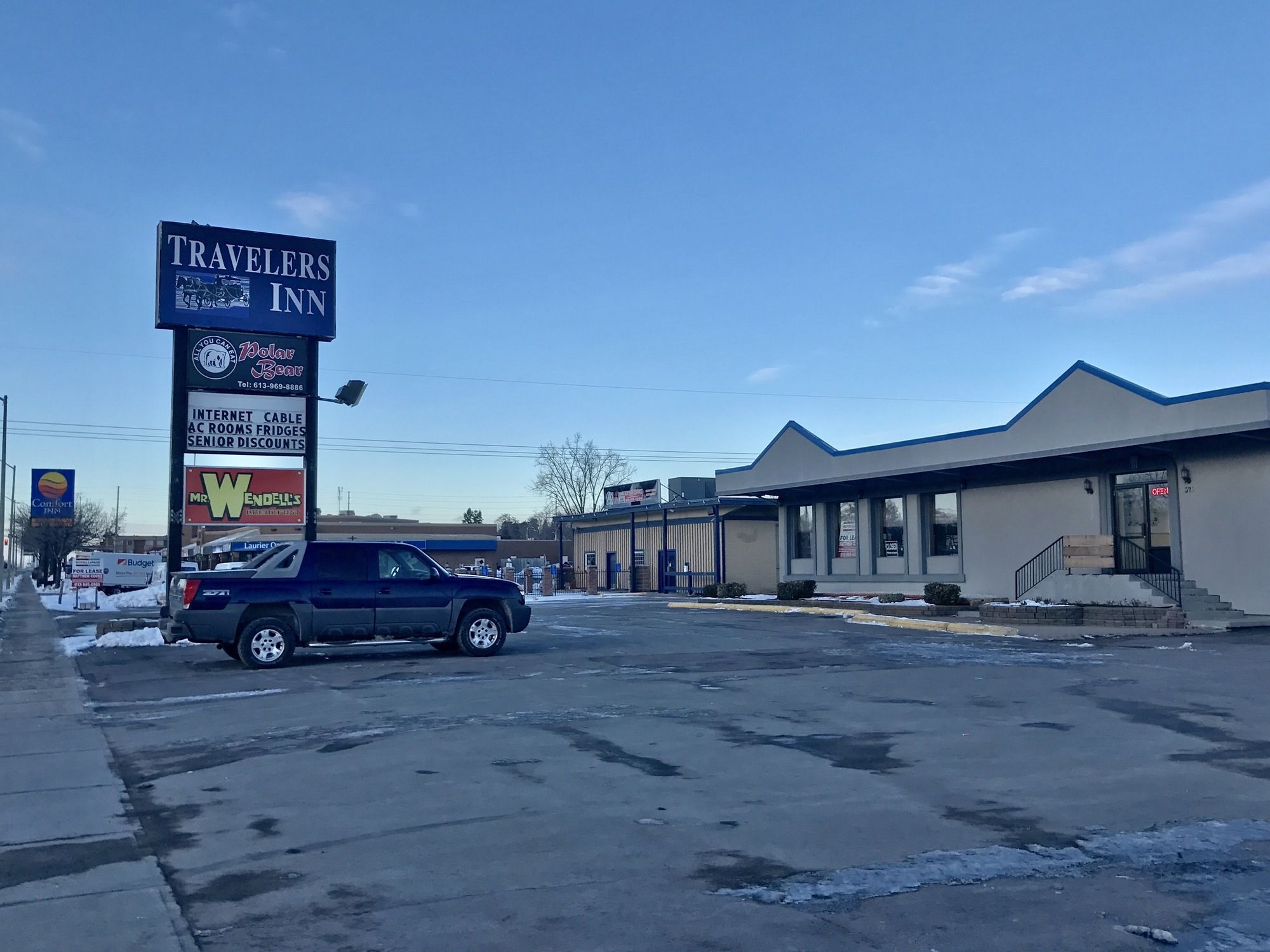 Travelers Inn