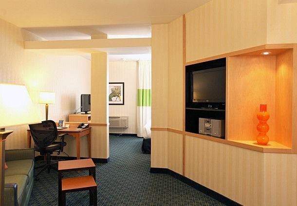 Fairfield Inn & Suites Belleville