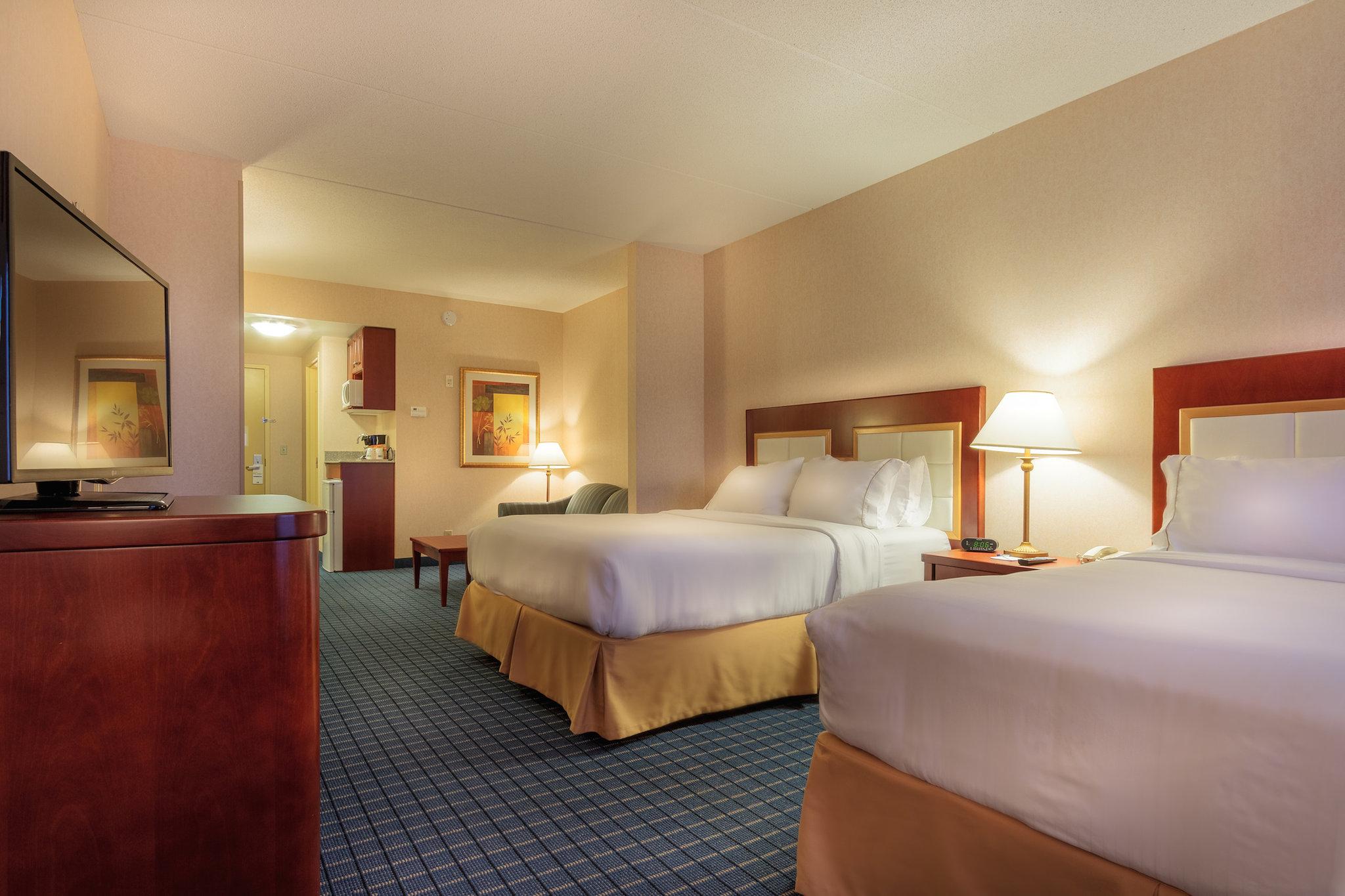 Holiday Inn Express & Suites Belleville