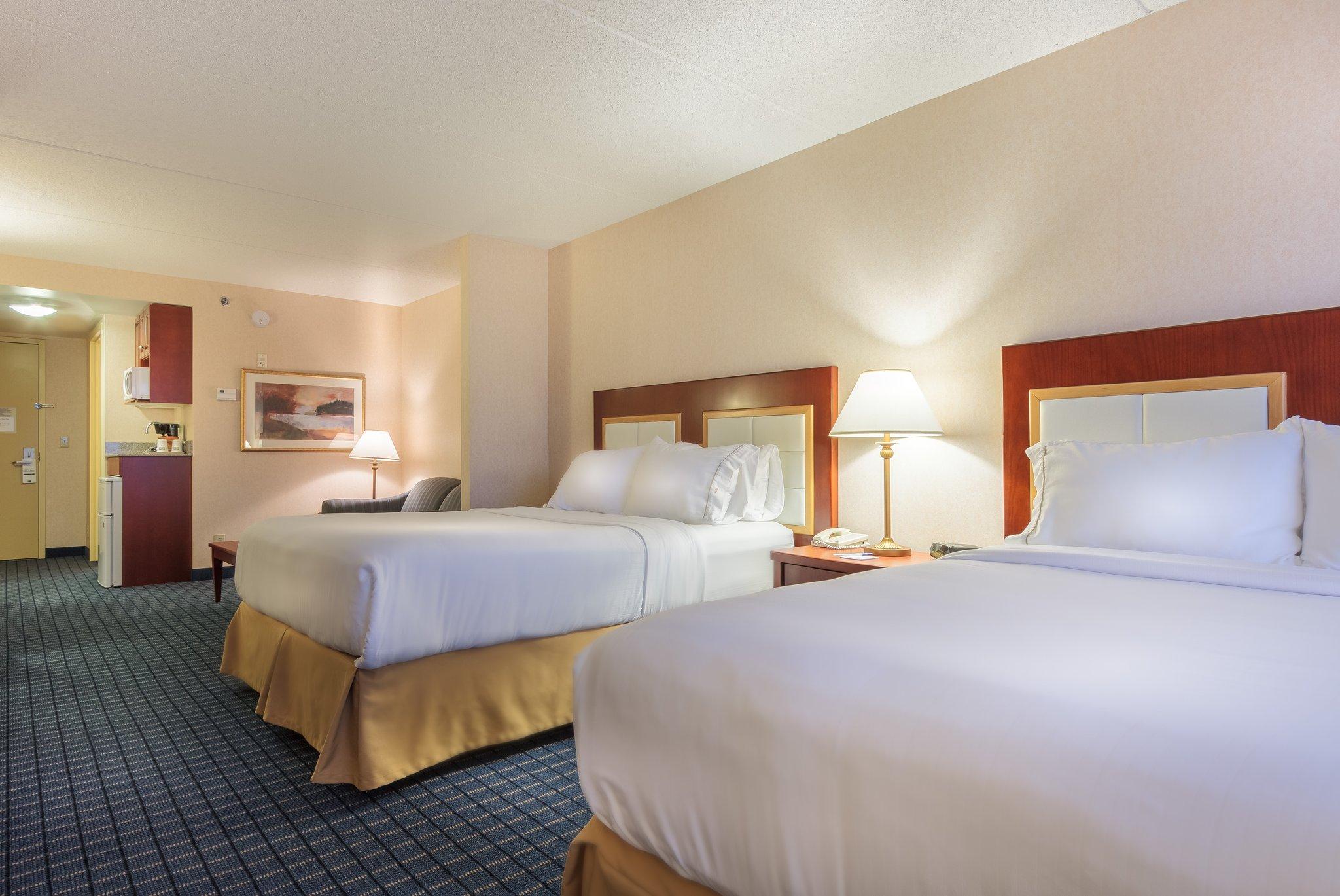 Holiday Inn Express & Suites Belleville