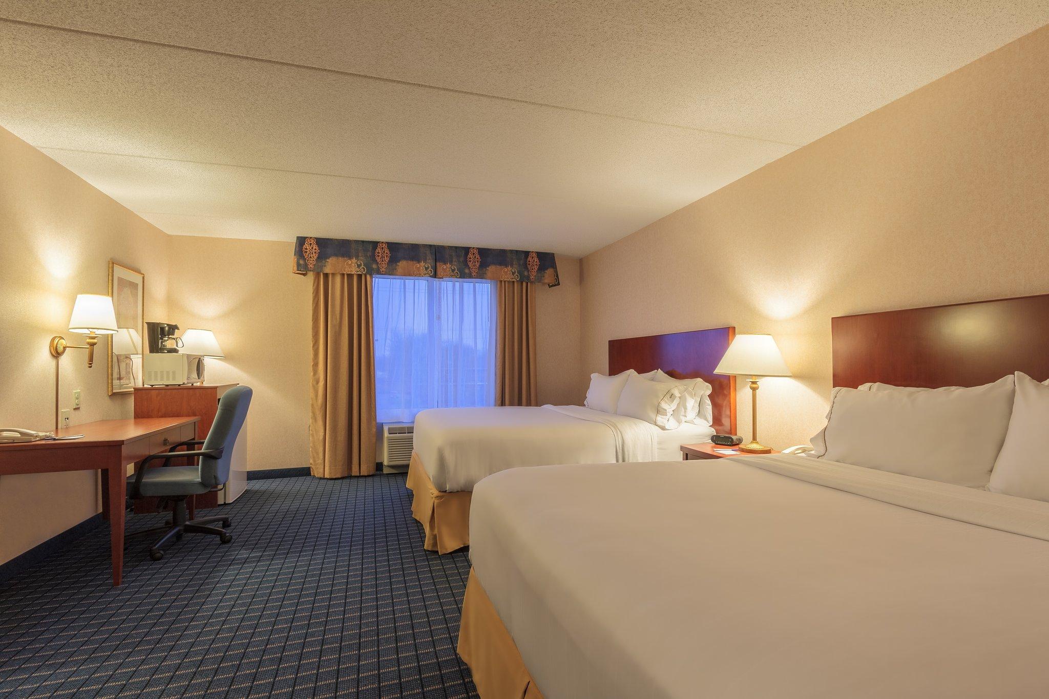 Holiday Inn Express & Suites Belleville