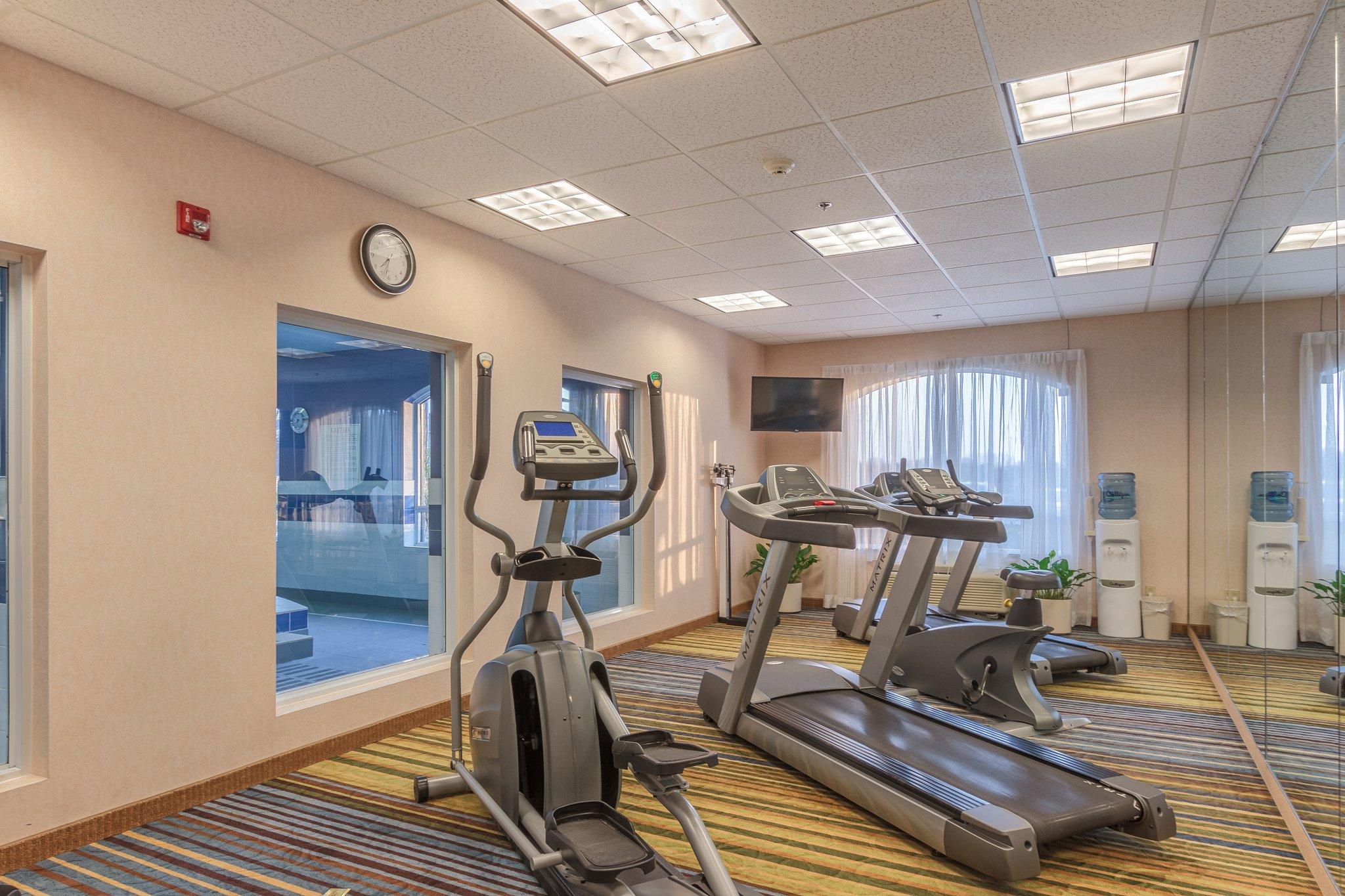 Holiday Inn Express & Suites Belleville