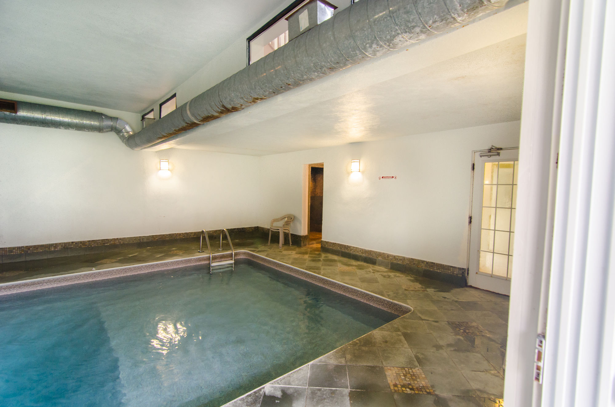 Claire Glen Chalet