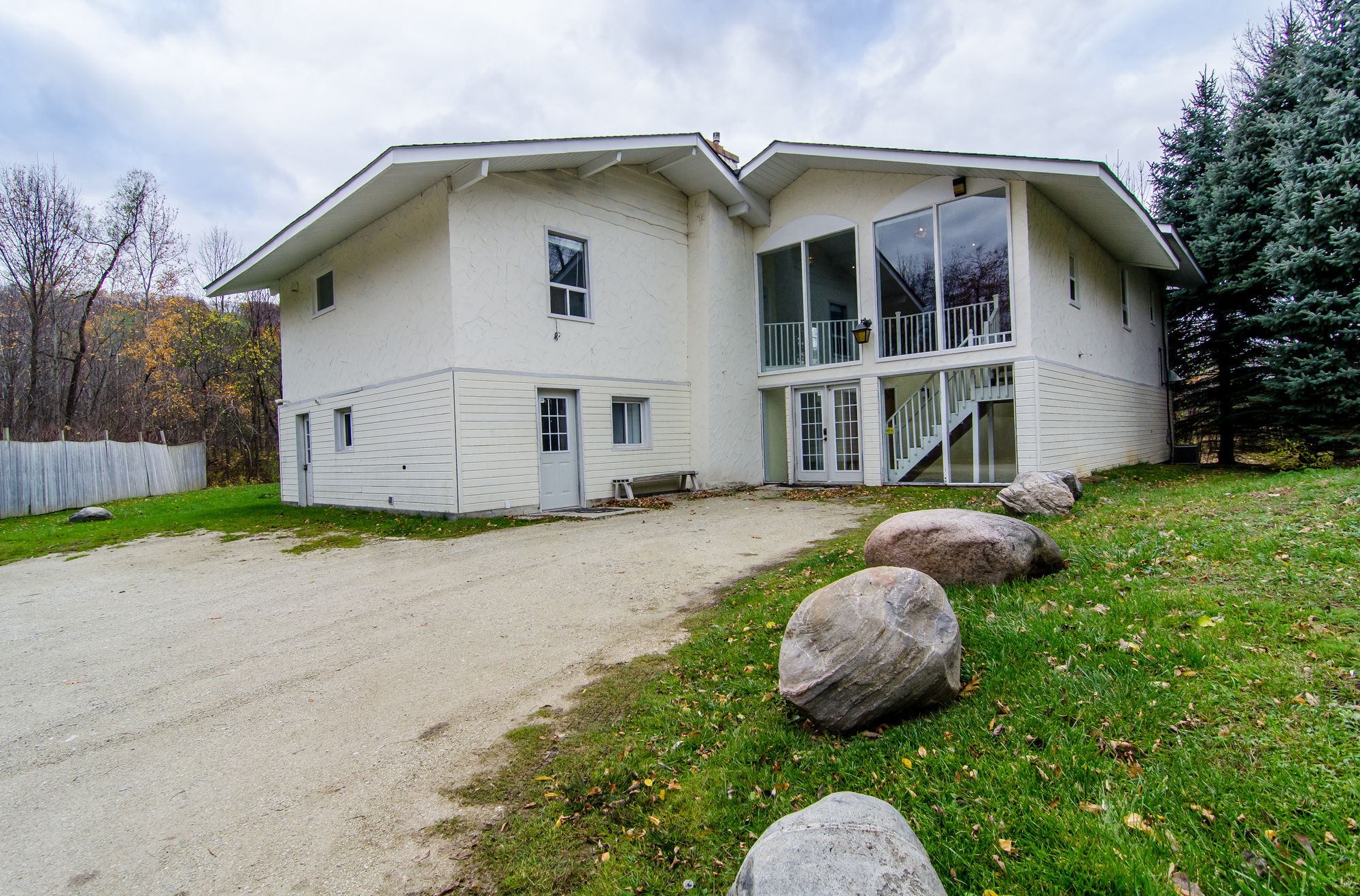 Claire Glen Chalet