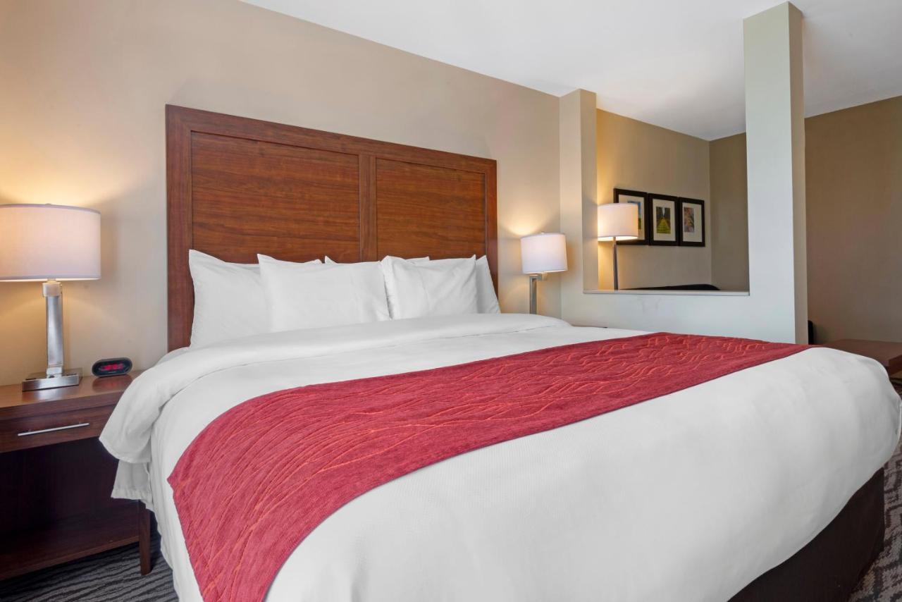 Comfort Inn & Suites