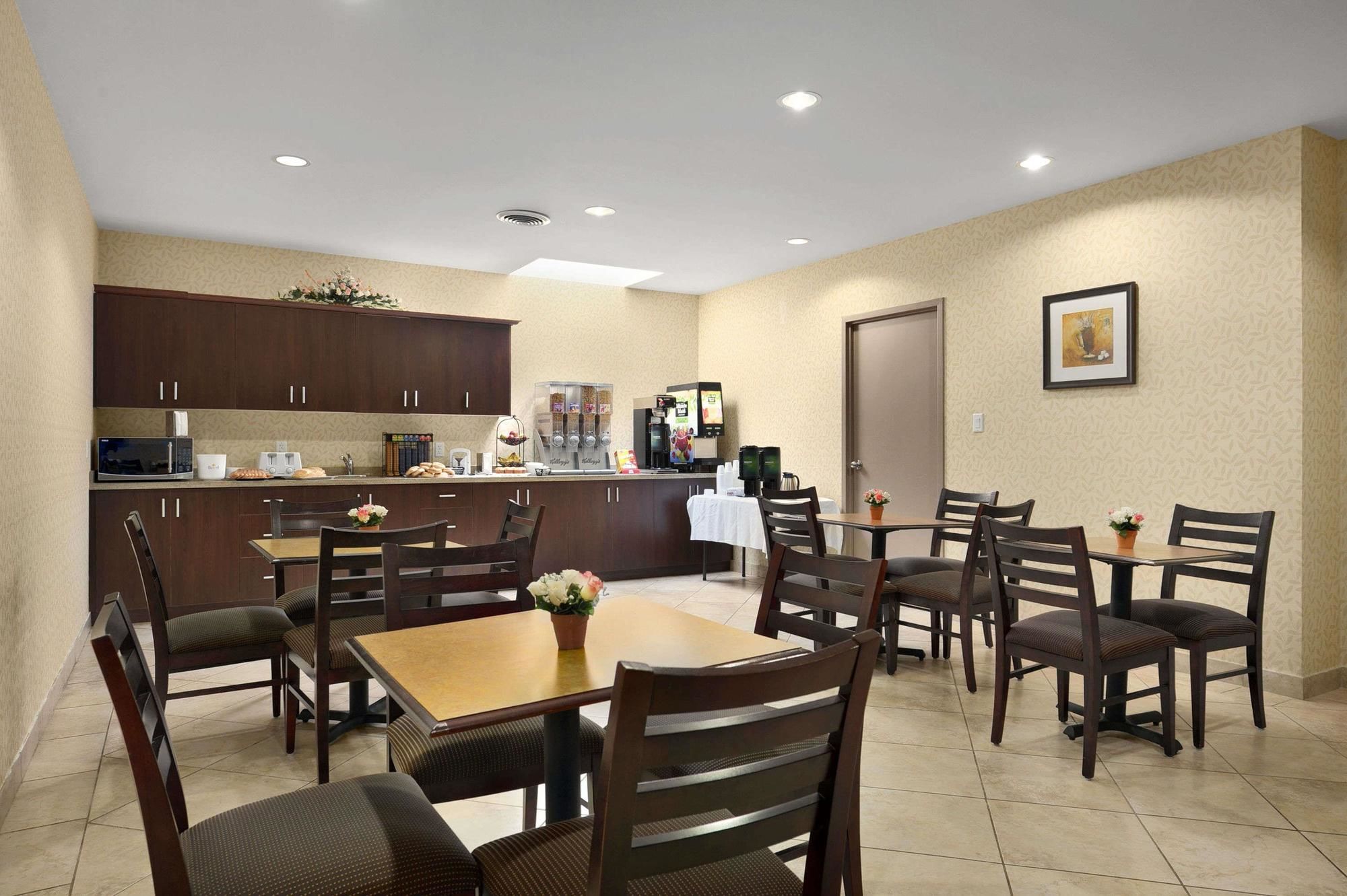Days Inn by Wyndham Brampton
