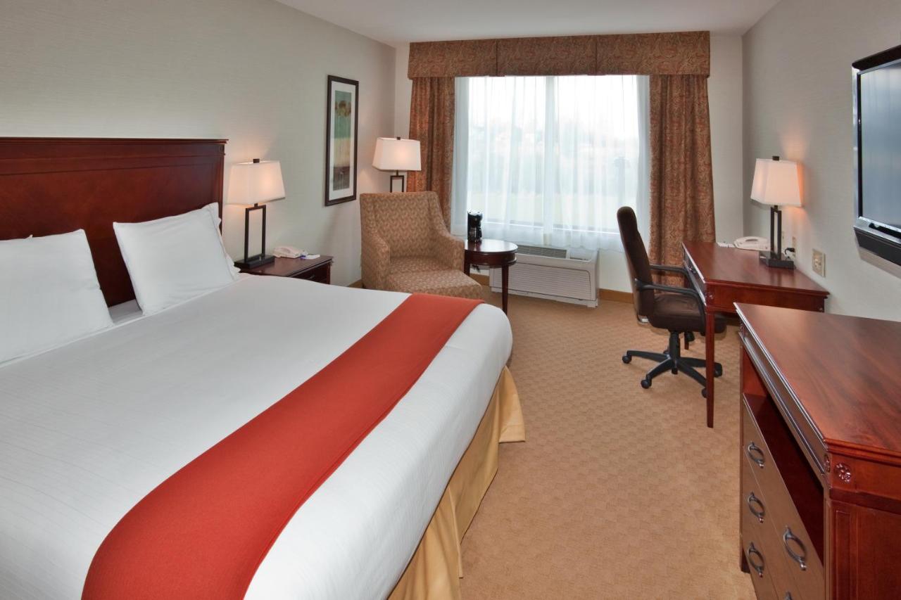 Holiday Inn Express & Suites Brockville