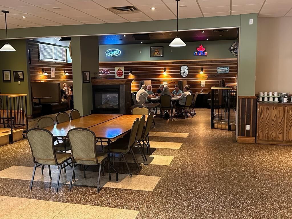 Bears Den Lounge And Motel