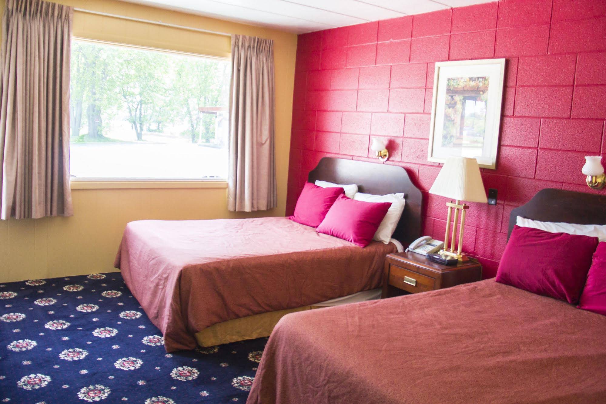 Riverview Motel