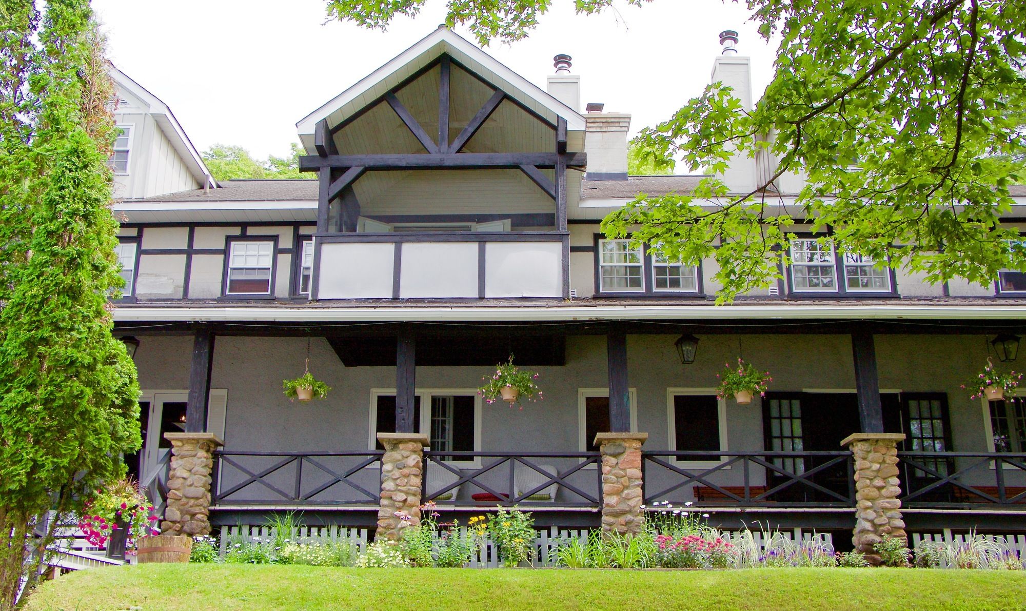 Sir Sam's Inn