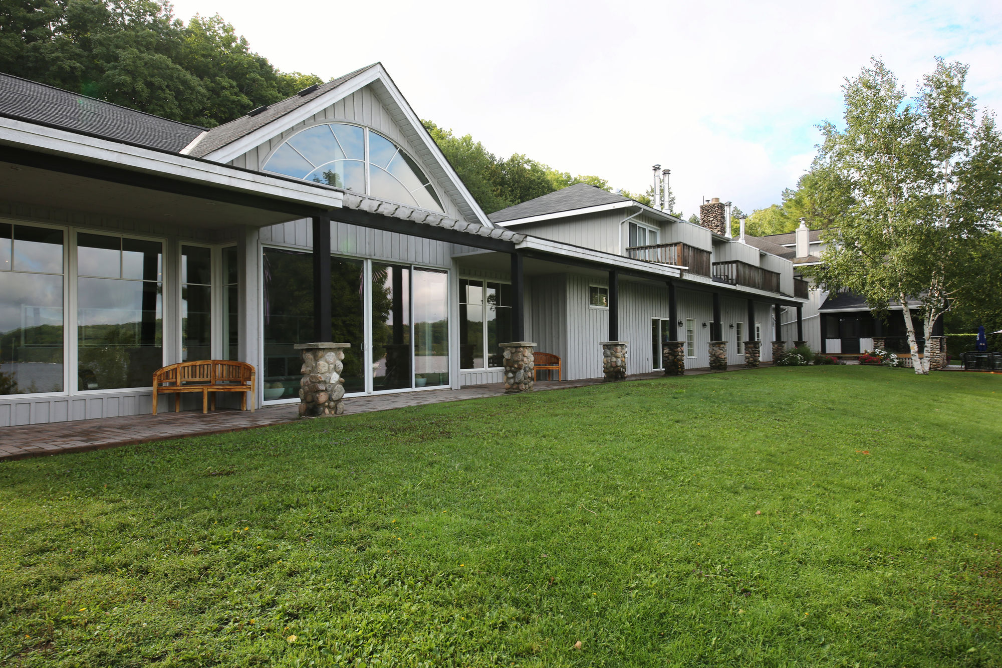 Sir Sam's Inn