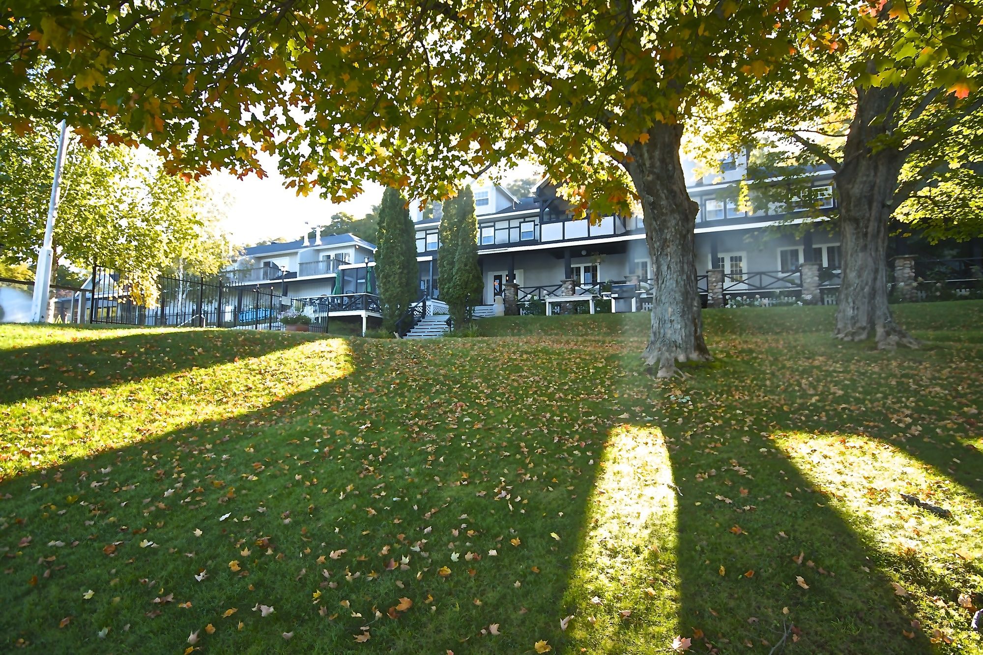 Sir Sam's Inn