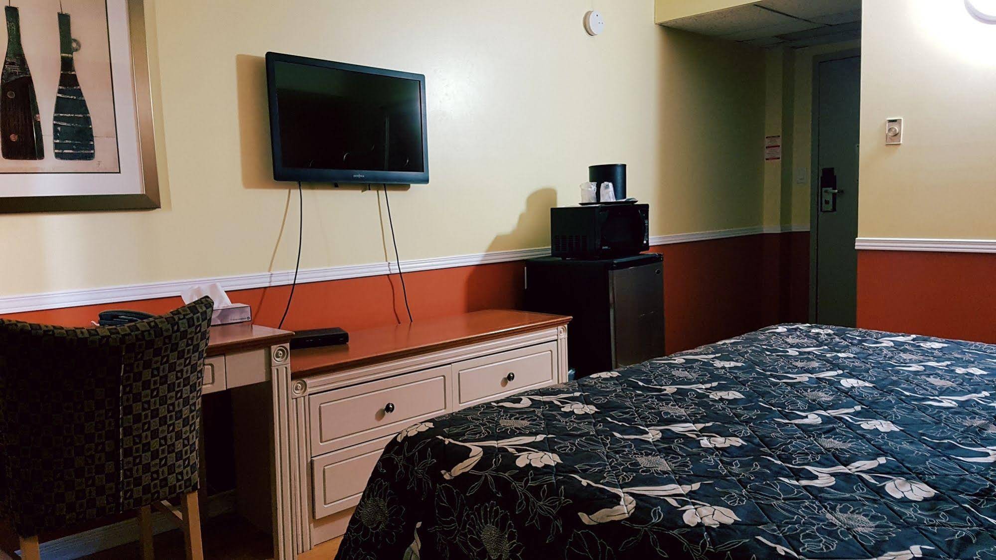 Budget Inn 2000