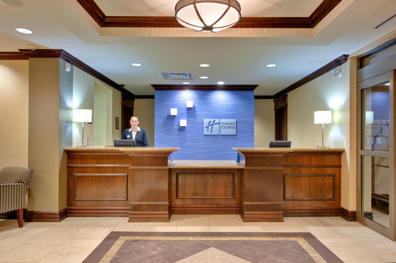 Holiday Inn Express & Suites Huntsville