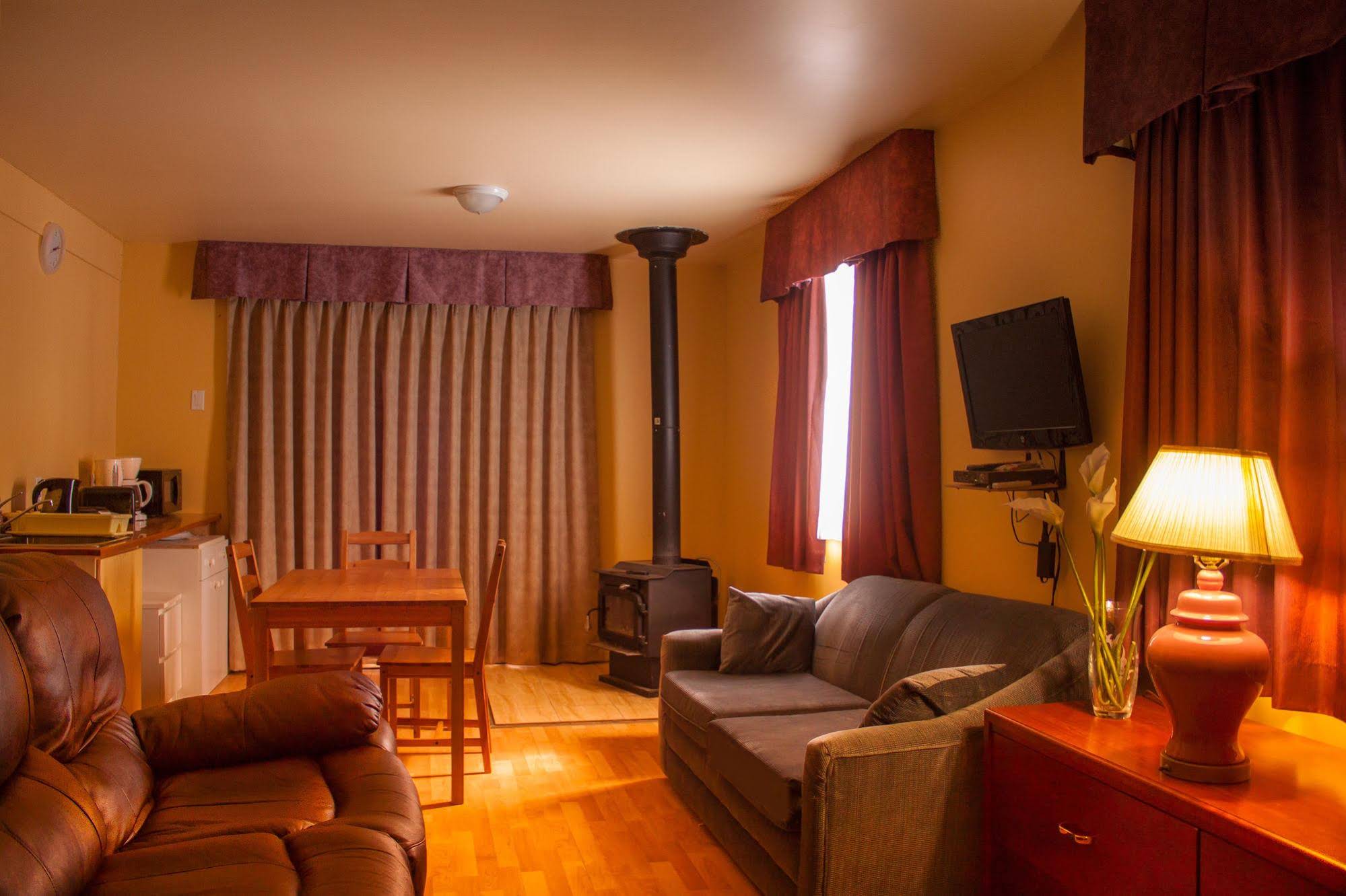 Goldenville cottage resort
