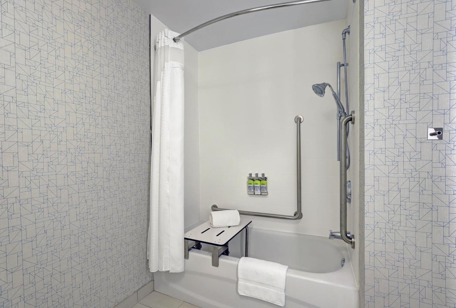 Holiday Inn Express Kingston West