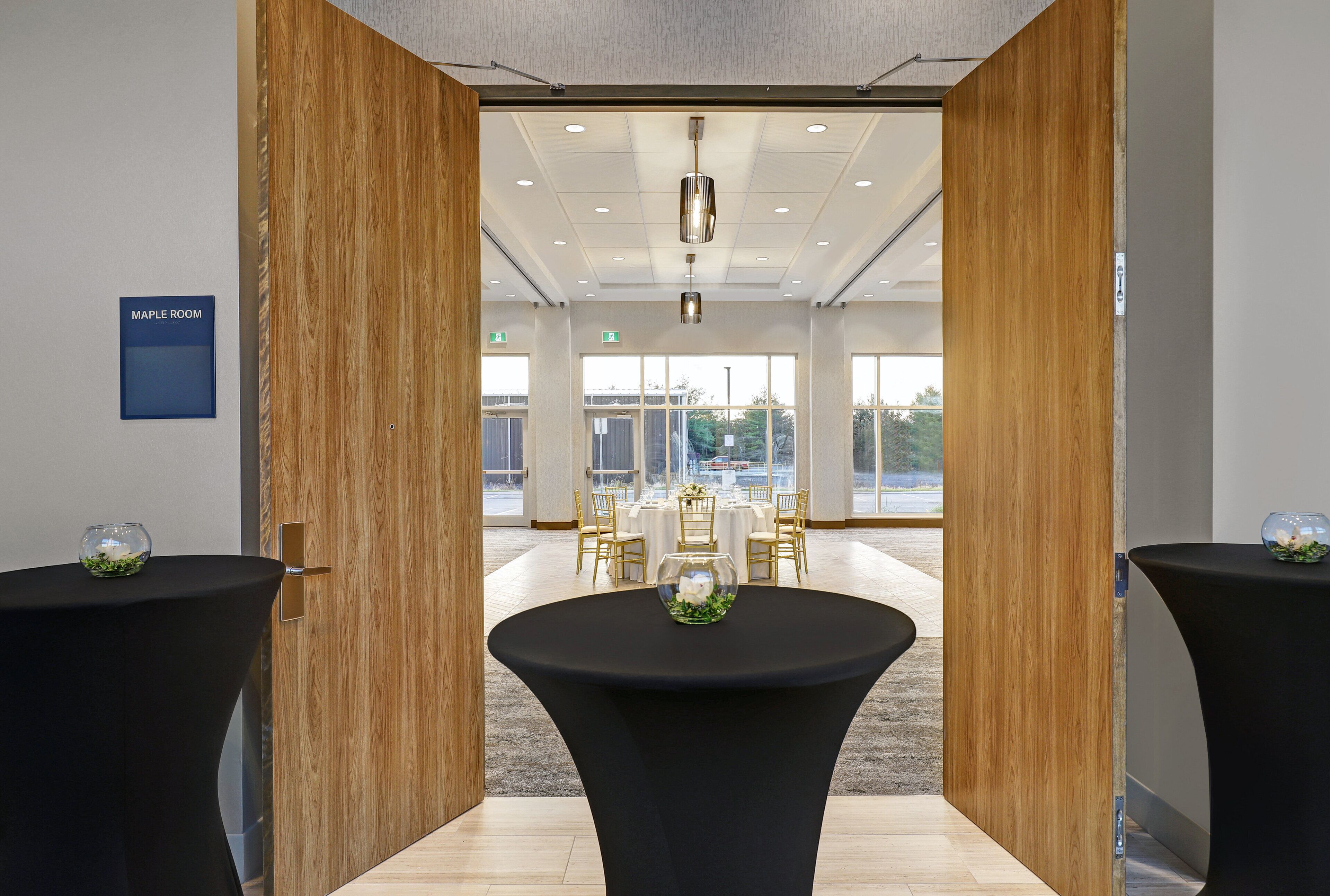 Holiday Inn Express Kingston West