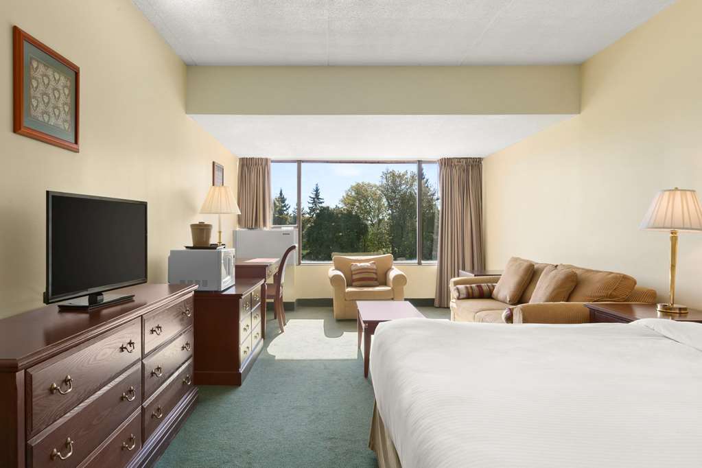 Strata Hotel