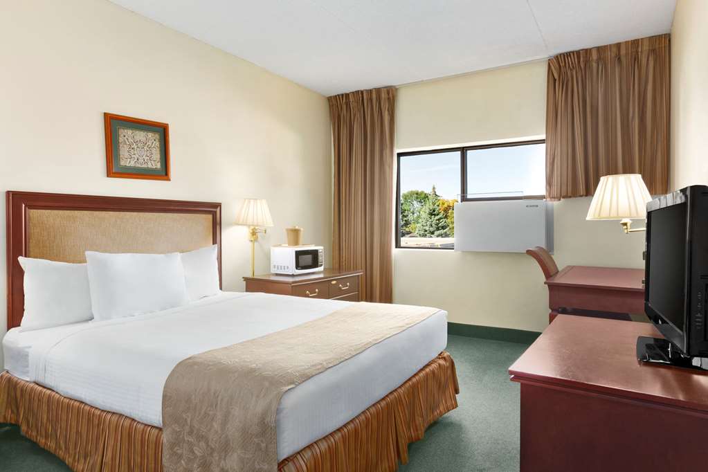 Strata Hotel