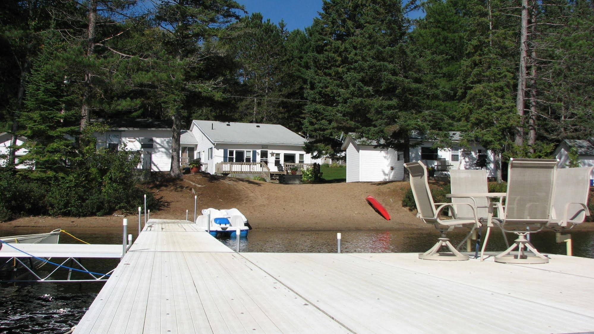White Pine Cottages on Lake St. Peter