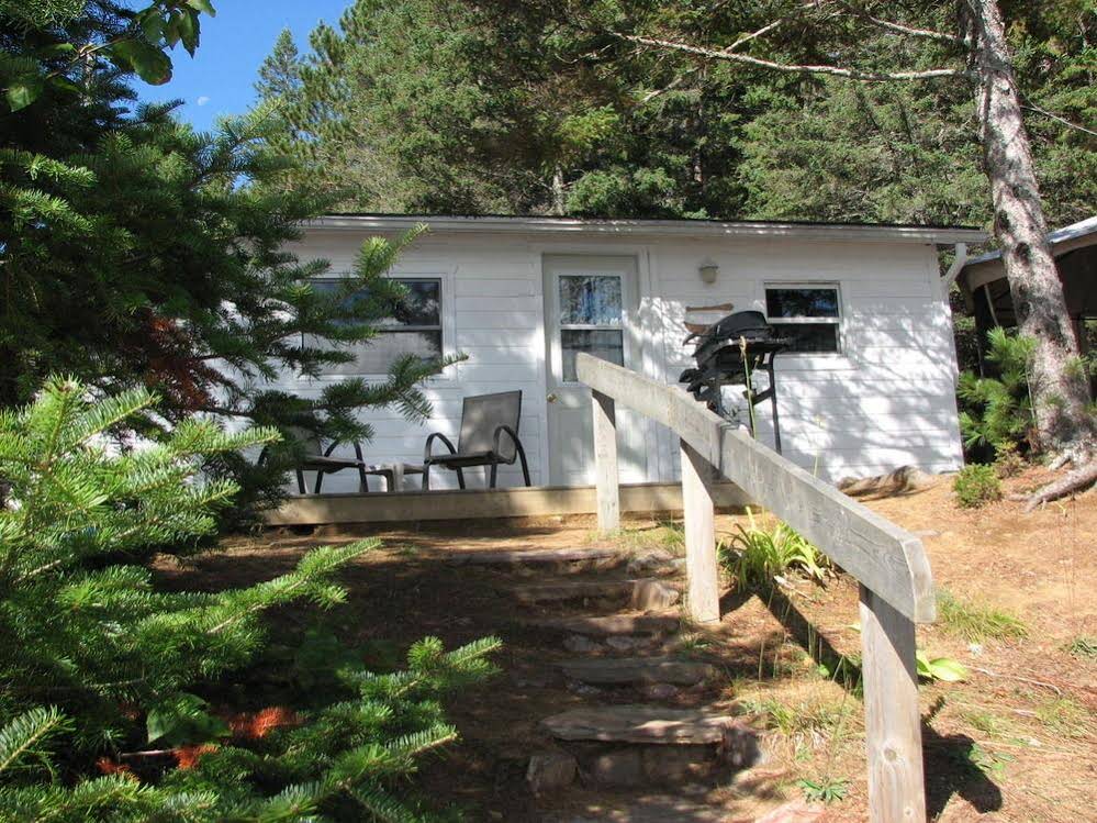 White Pine Cottages on Lake St. Peter