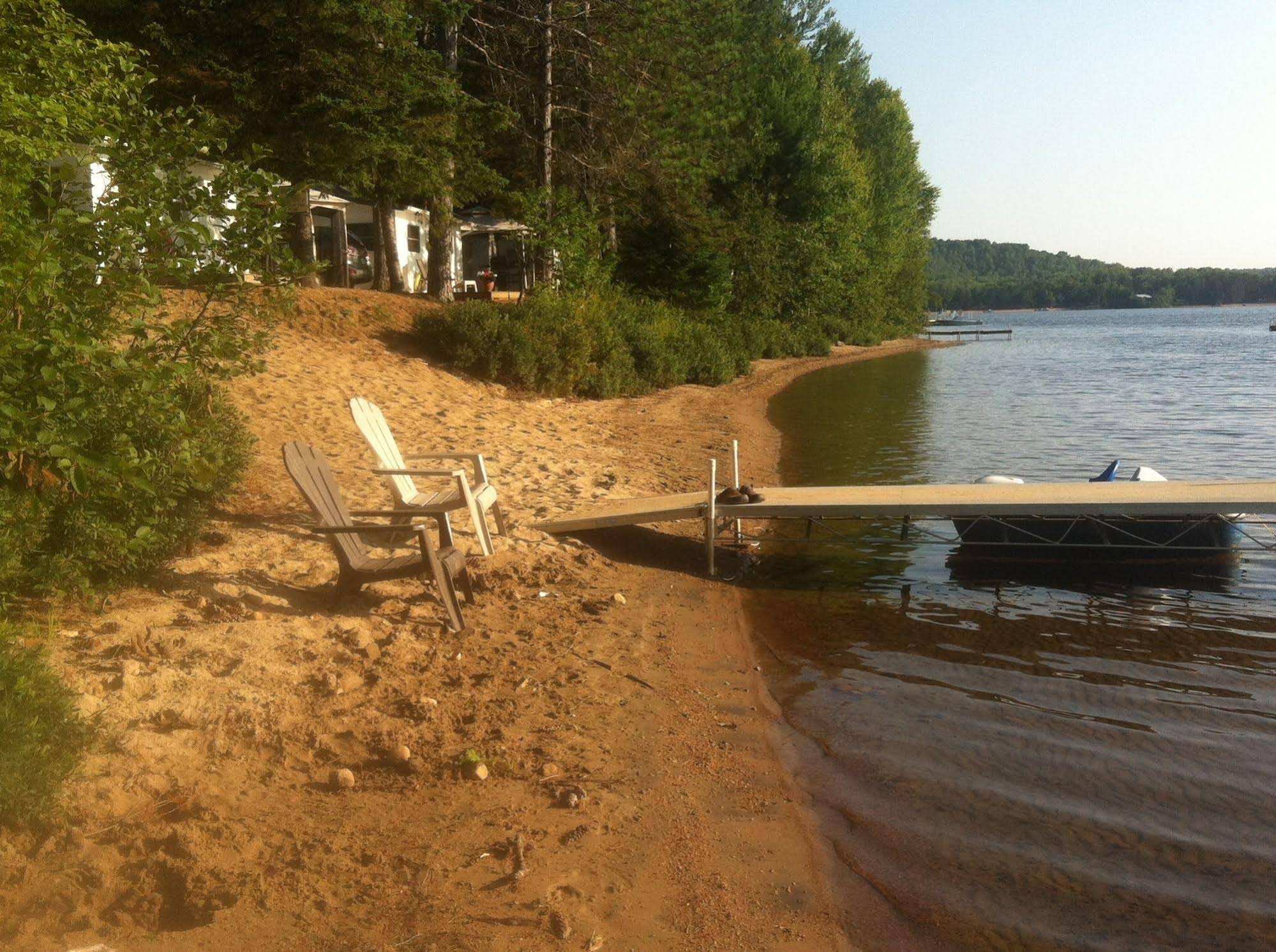 White Pine Cottages on Lake St. Peter
