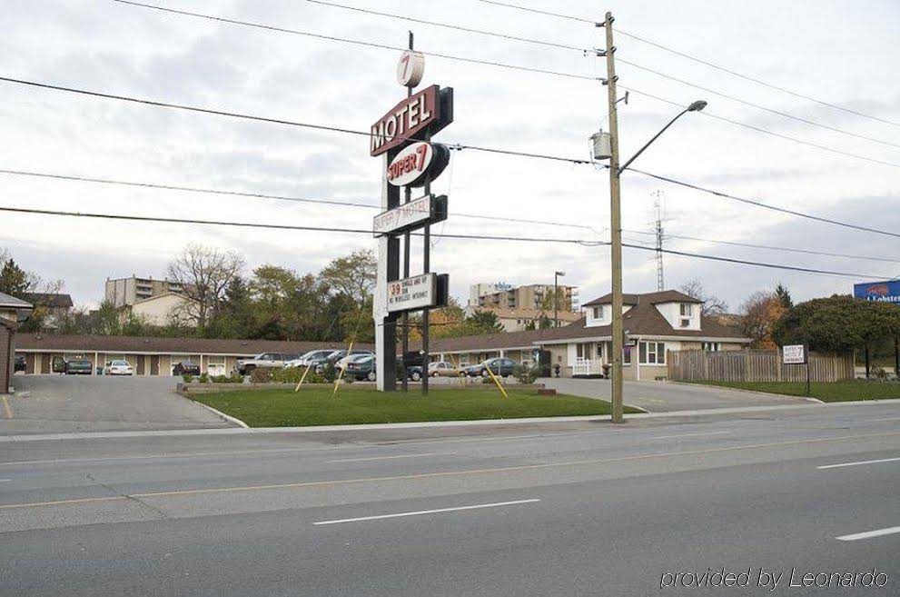 Super 7 Motel
