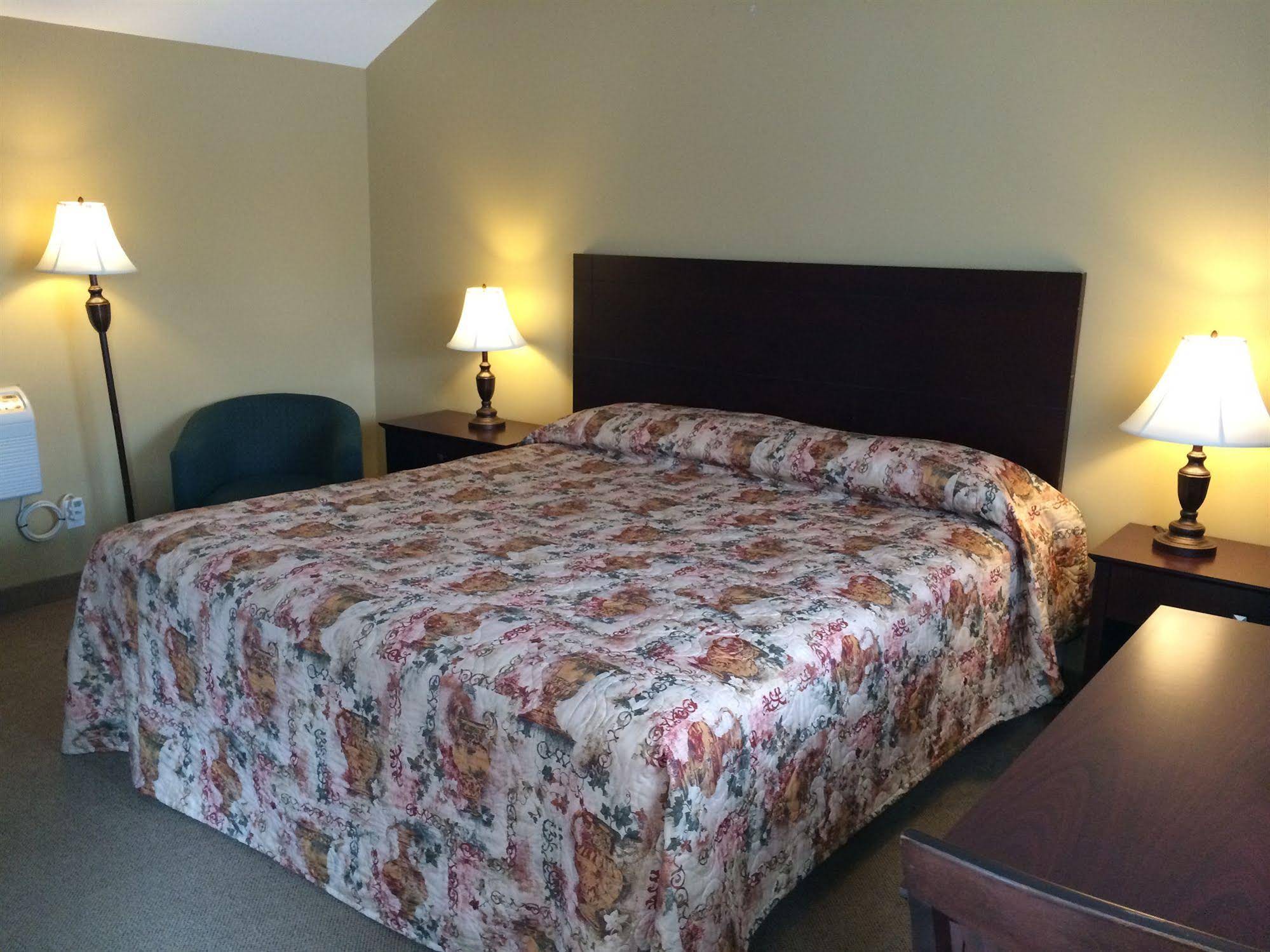 Super 7 Motel