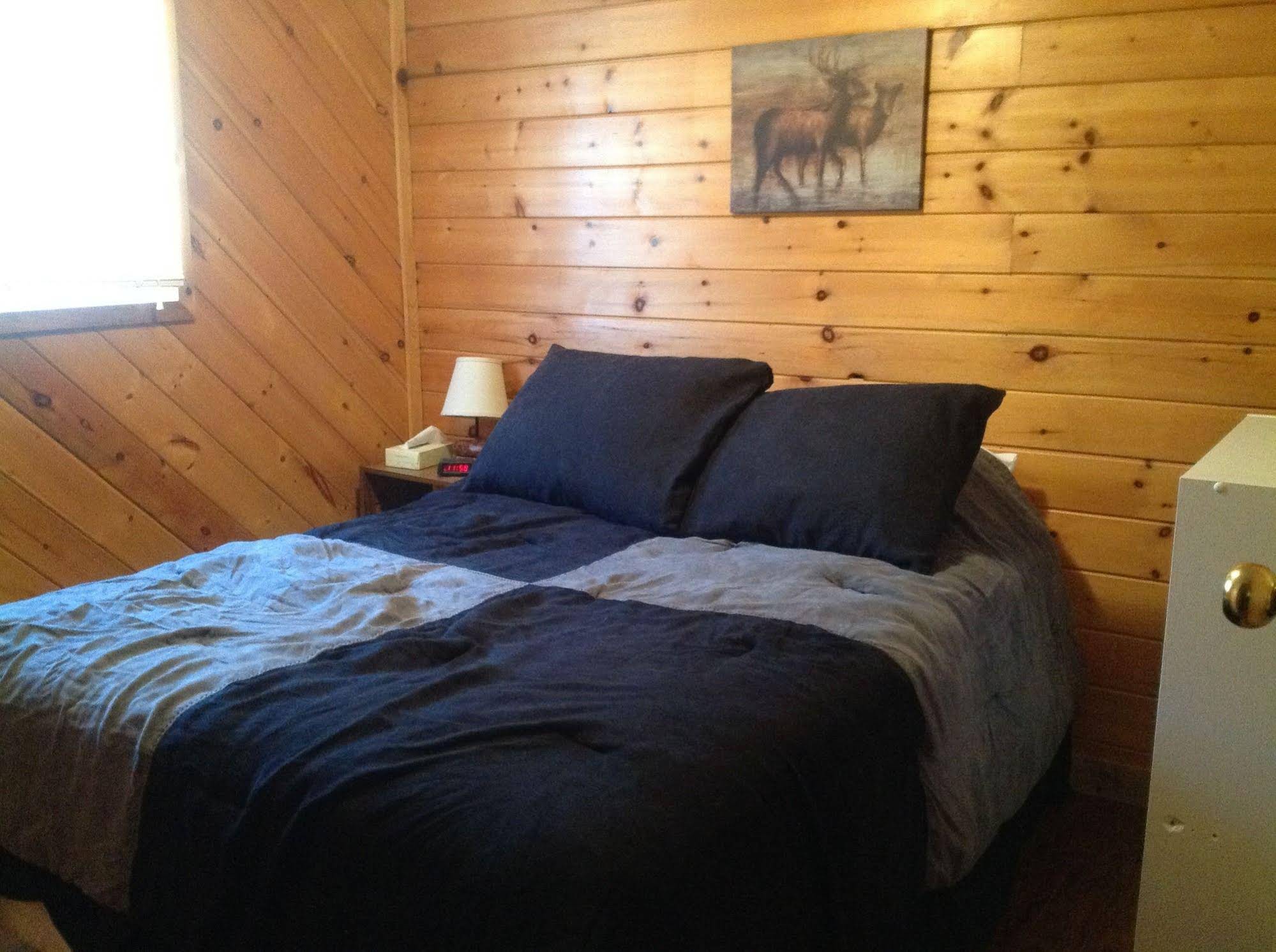 Madawaska Lodge Bed & Breakfast