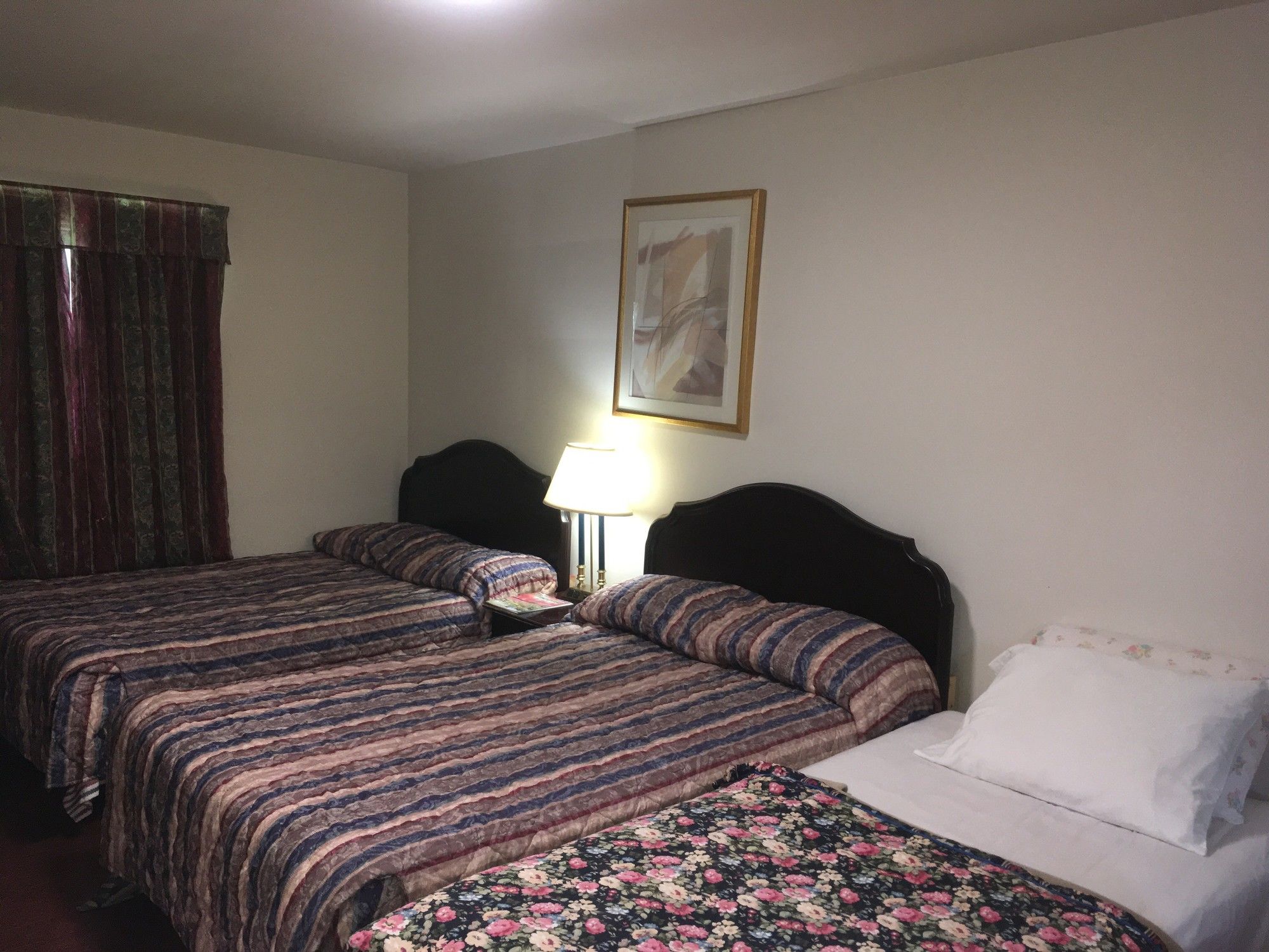 Colonial Inn Motel