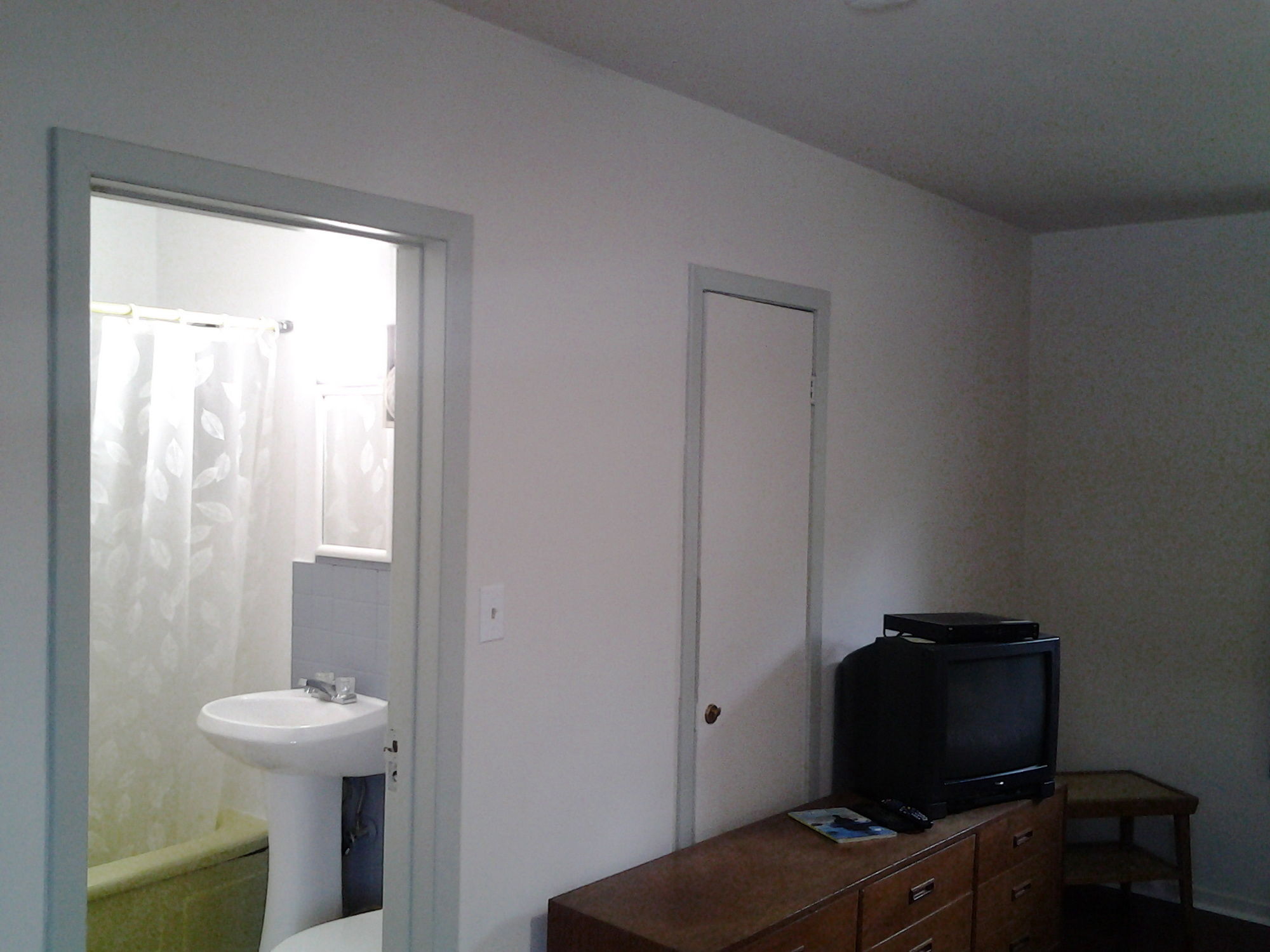 Colonial Inn Motel