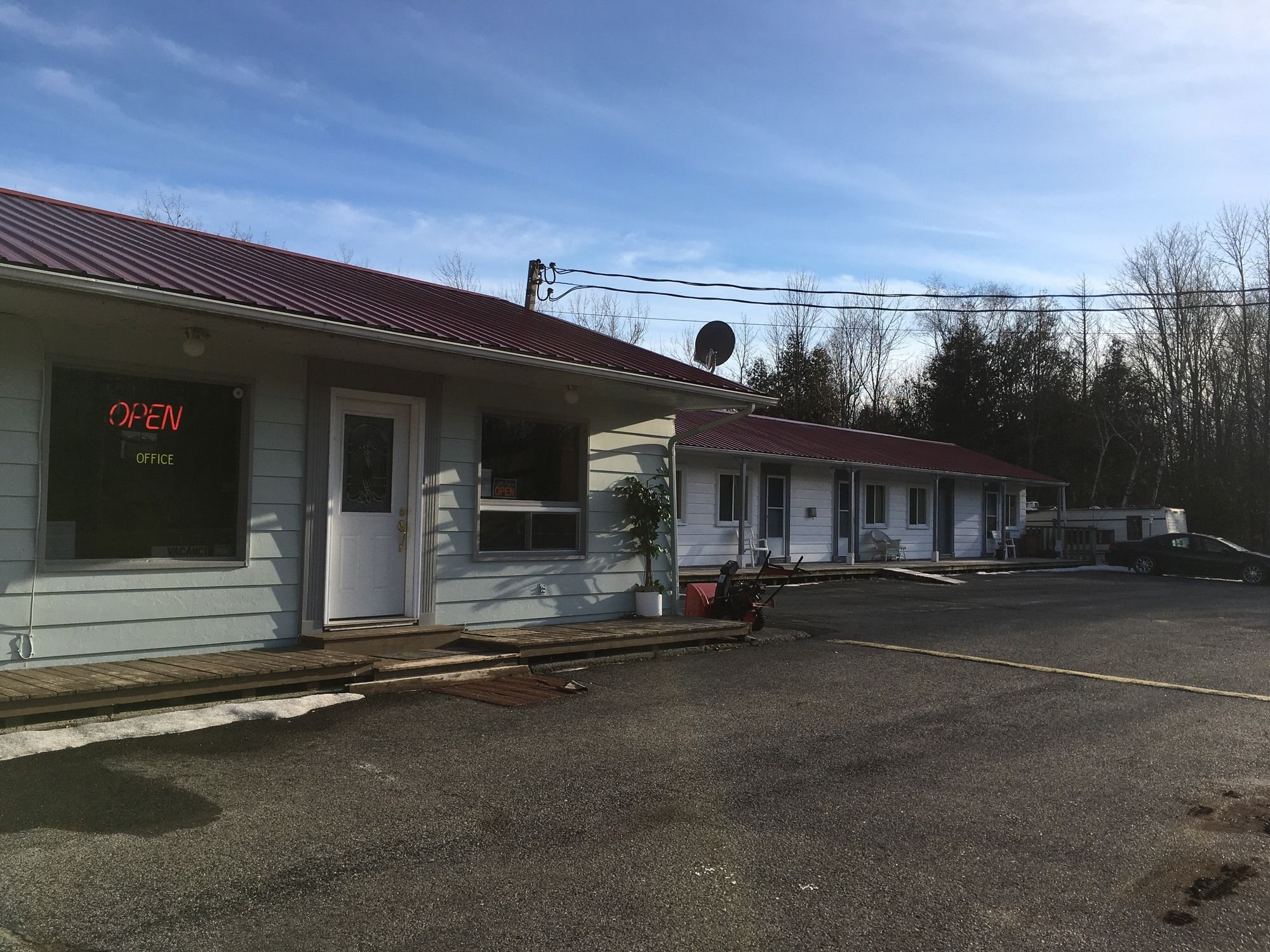 Colonial Inn Motel