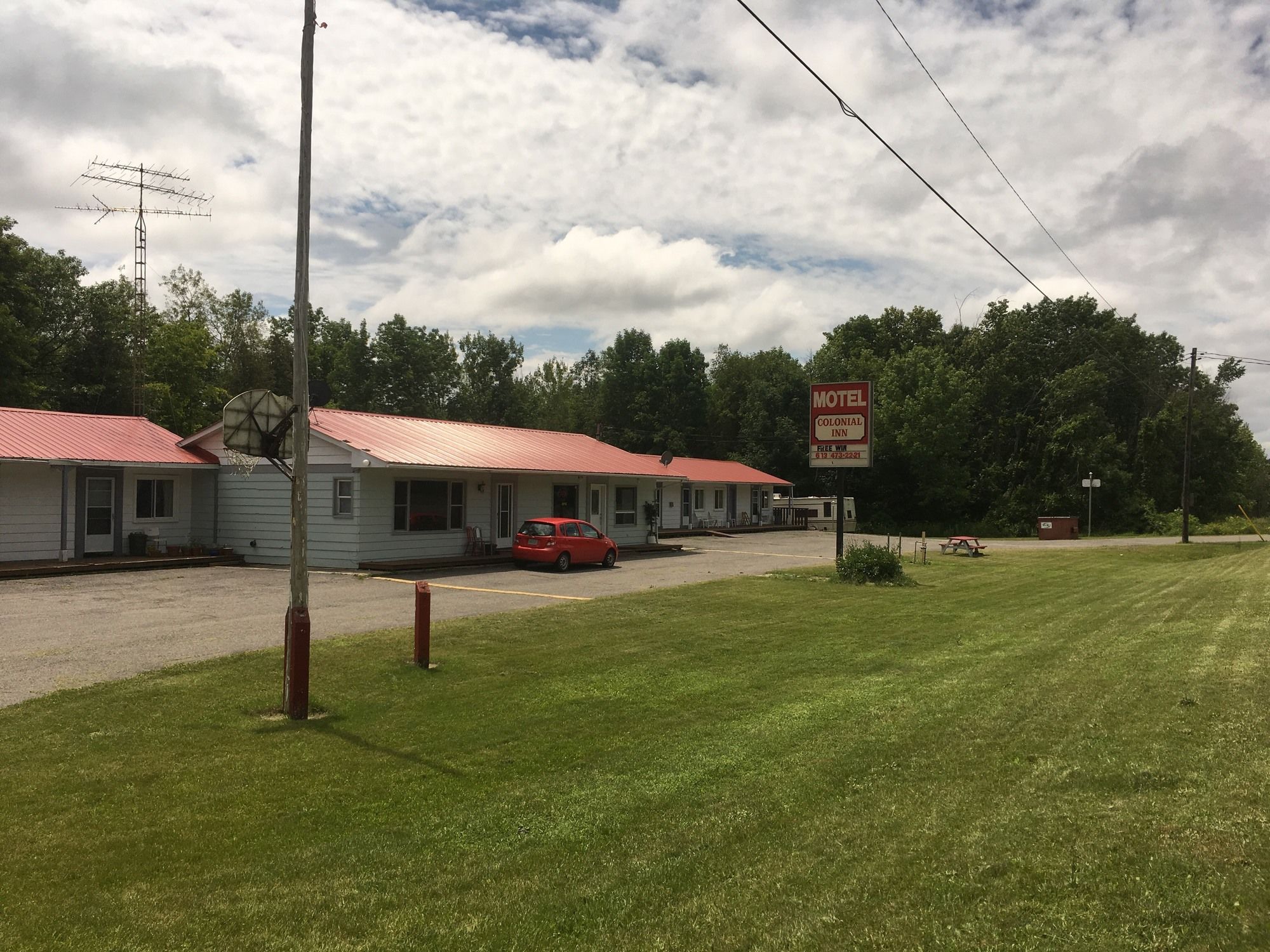 Colonial Inn Motel