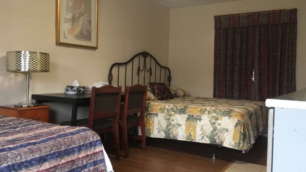 Colonial Inn Motel