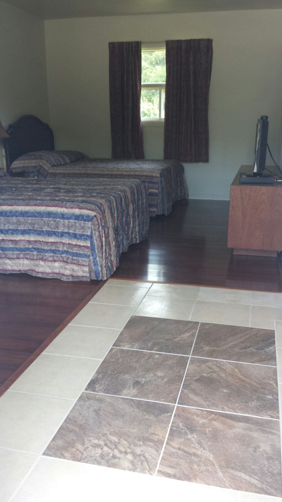 Colonial Inn Motel