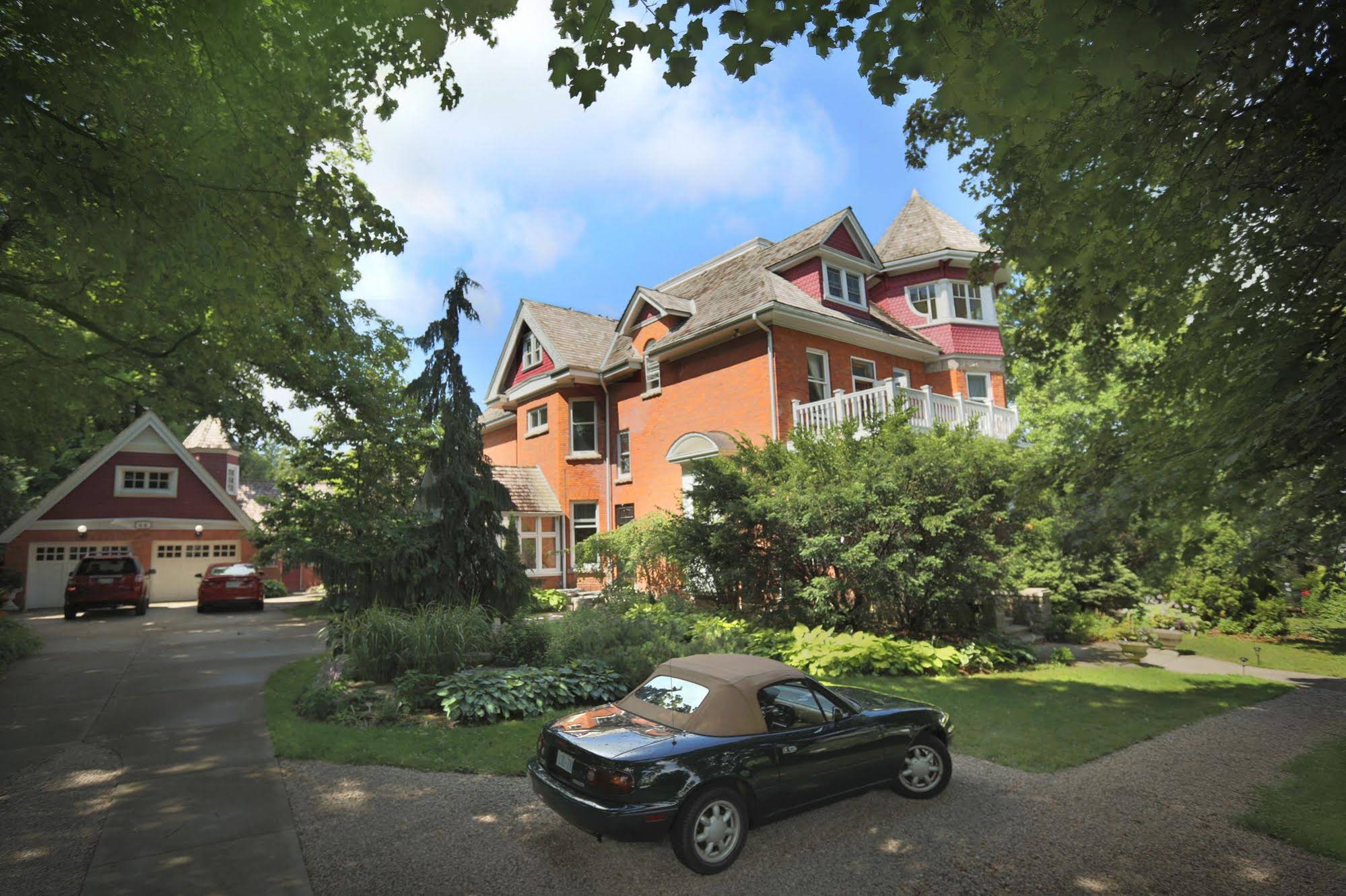 Markdale Manor Bed & Breakfast