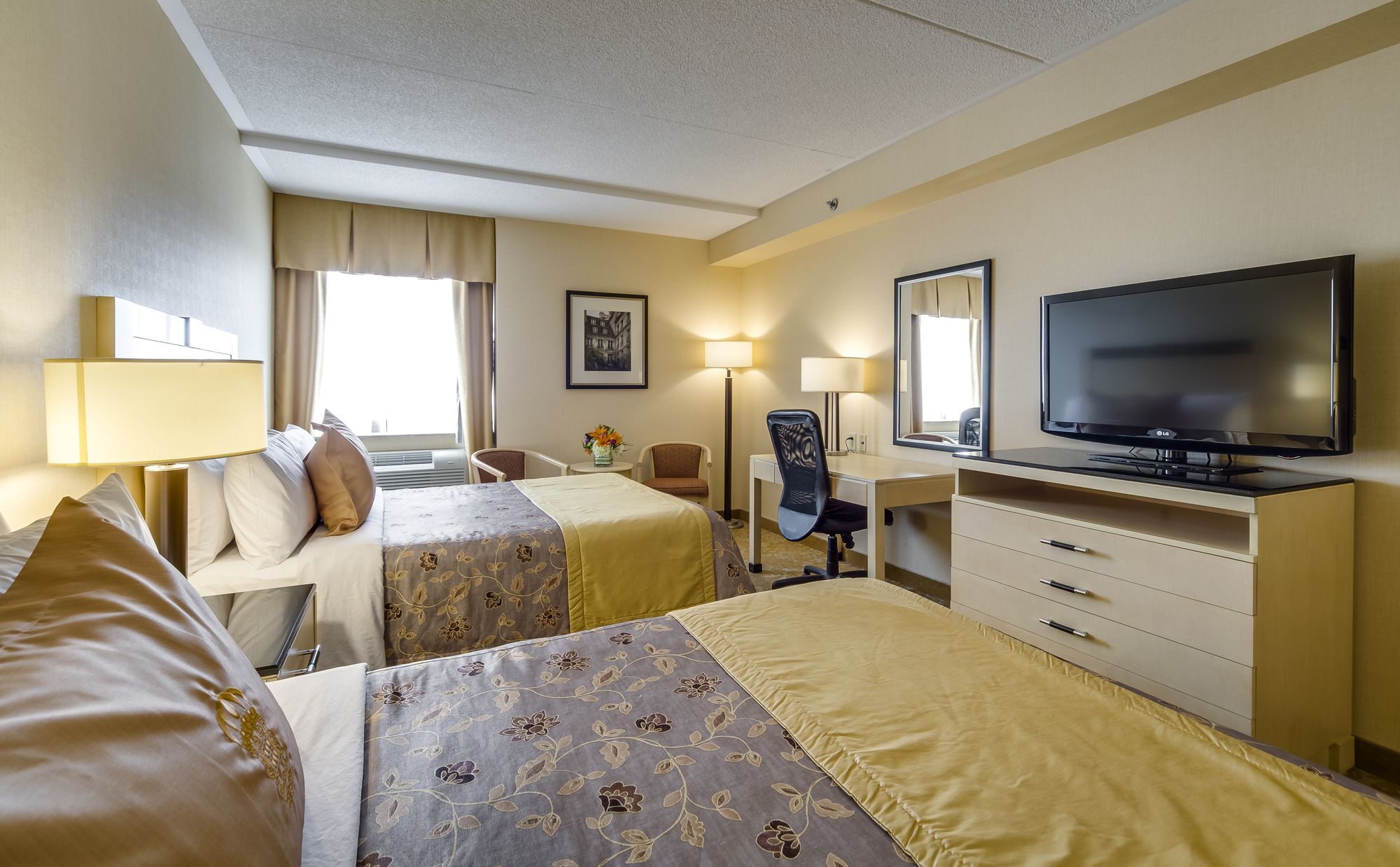 Monte Carlo Inn & Suites Downtown Markham