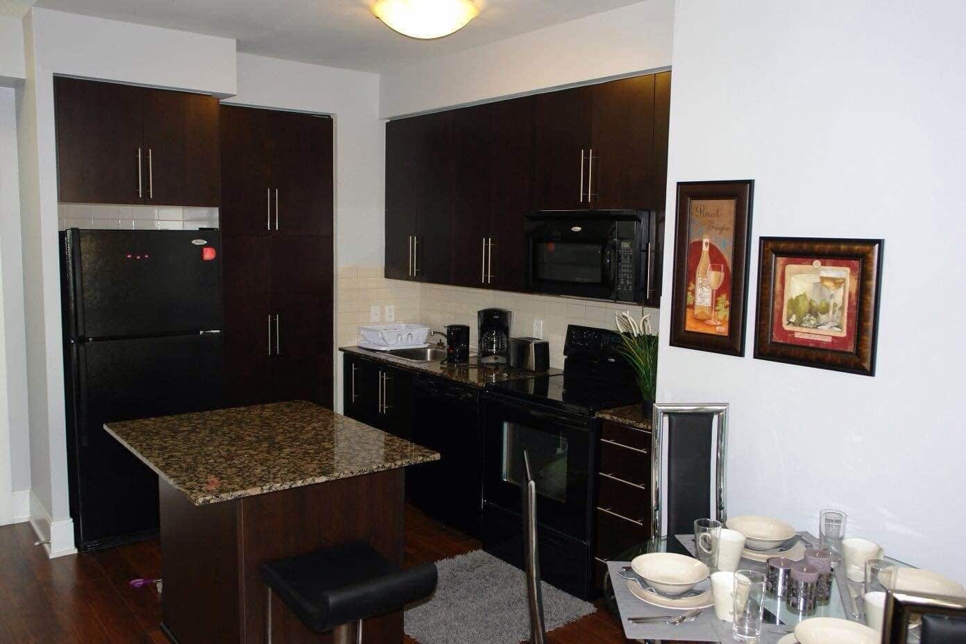 Lake View Luxury Condo by Elite Suites