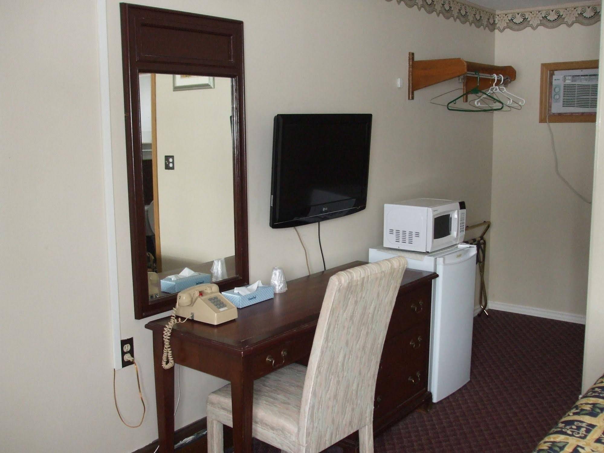 Forest Plaza Motel