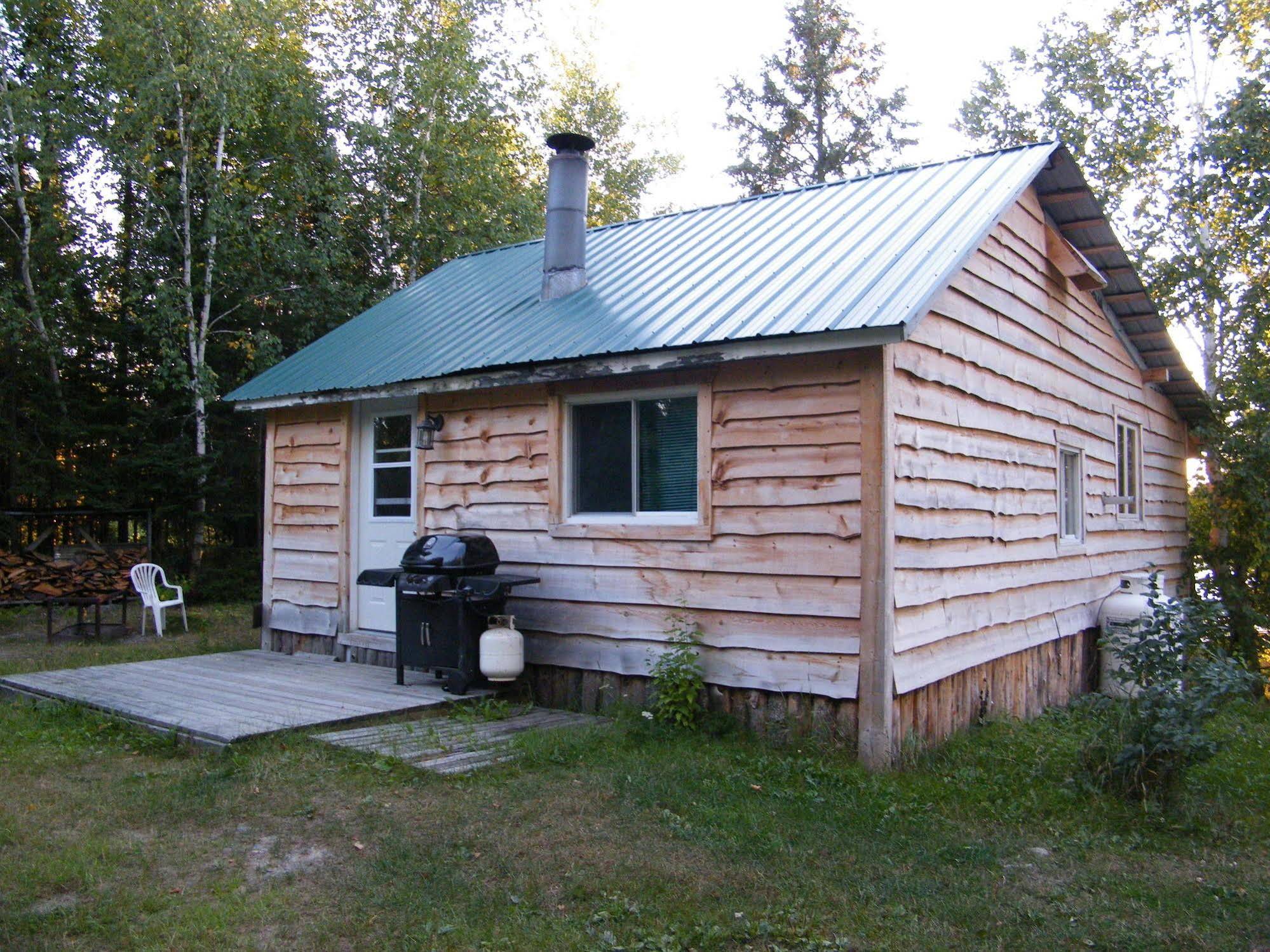 Mowat Landing Cottages