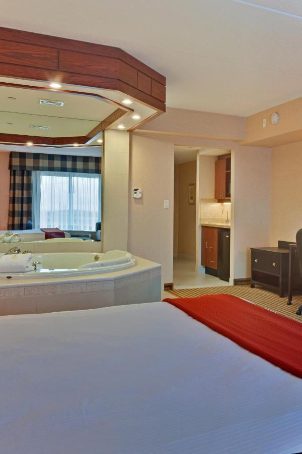 Fairfield Inn & Suites Newmarket