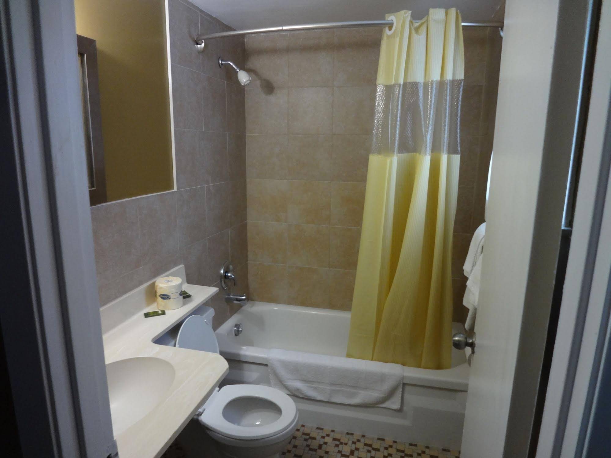 Advance Inn