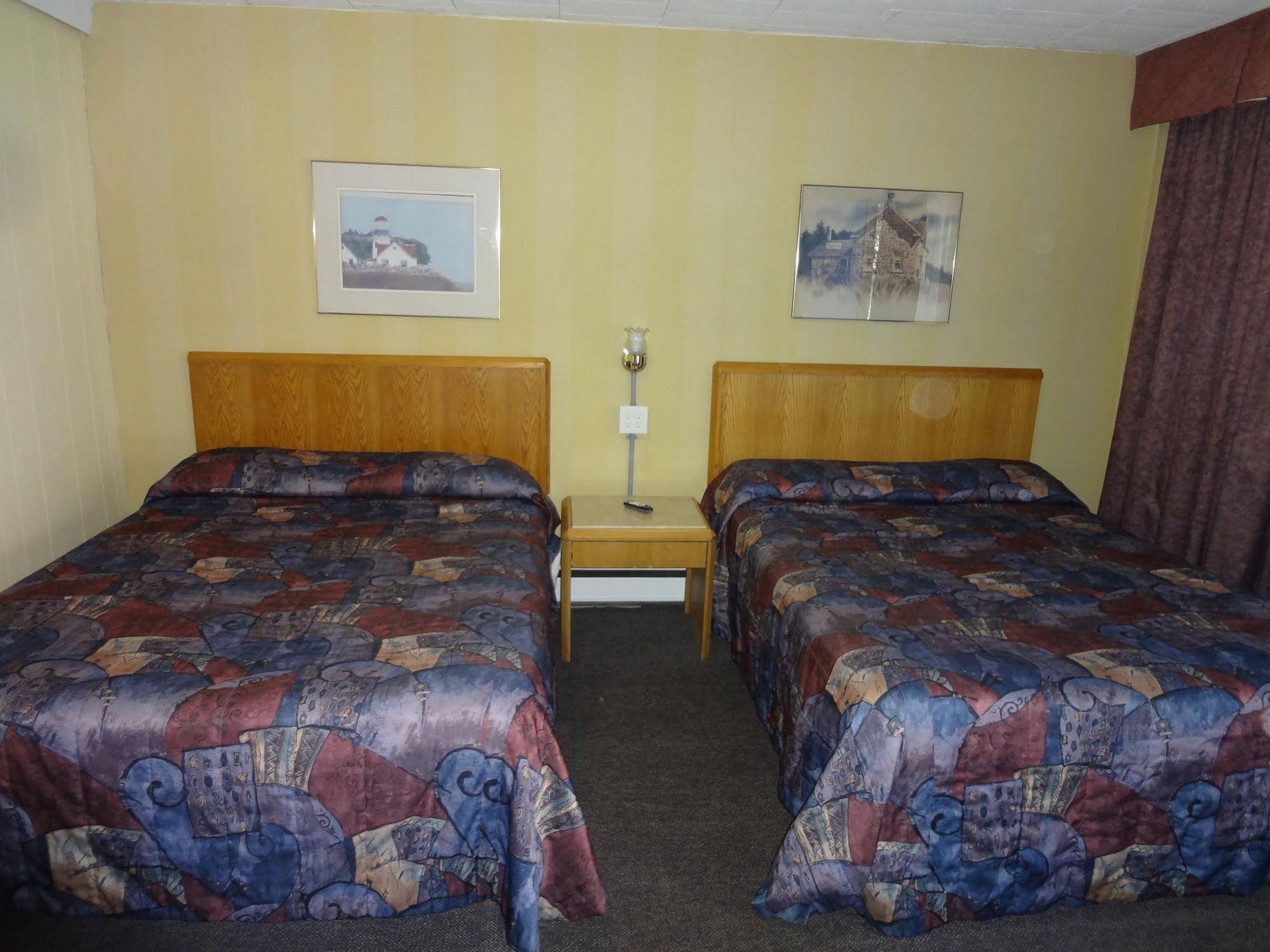 Advance Inn