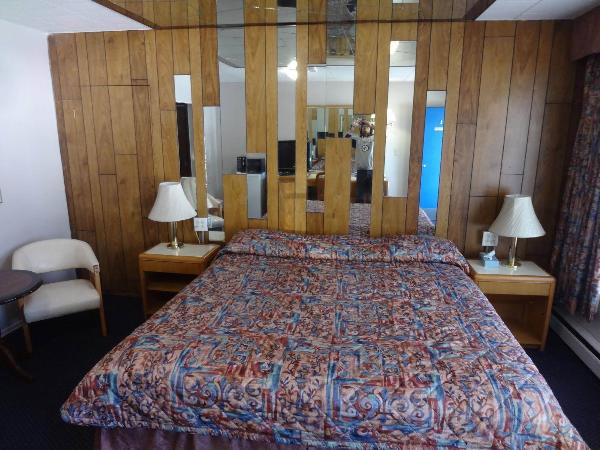 Advance Inn