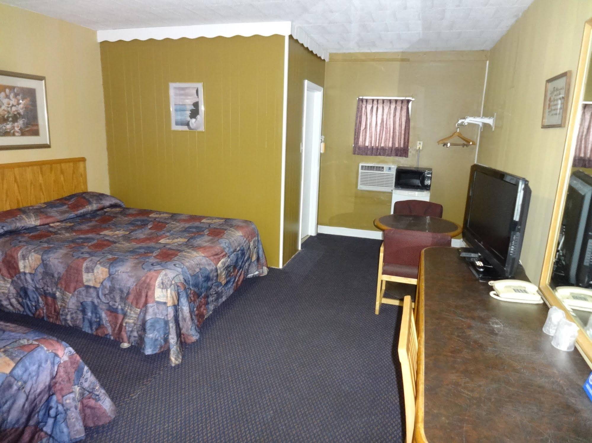 Advance Inn