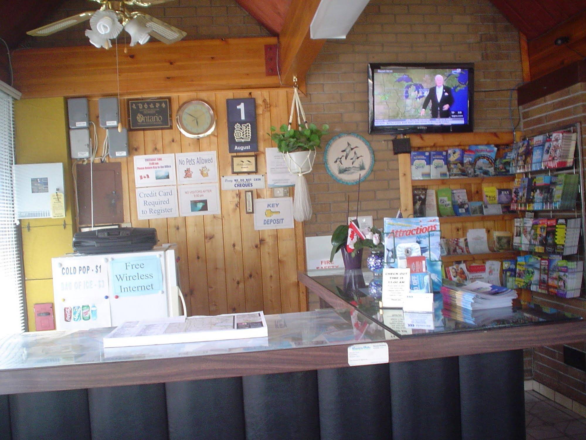 Advance Inn