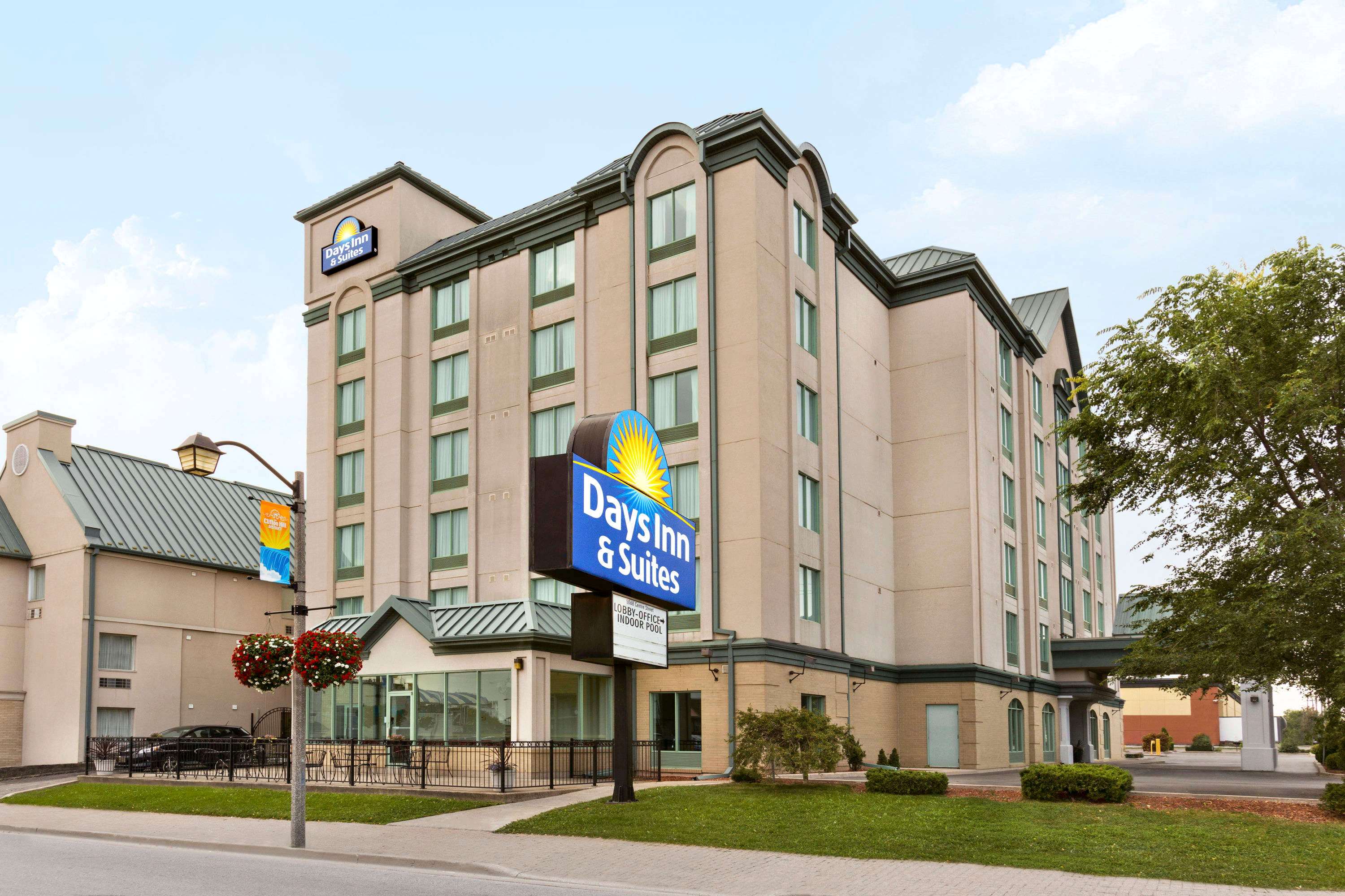 Days Inn by Wyndham Niagara Falls Centre St. by the Falls